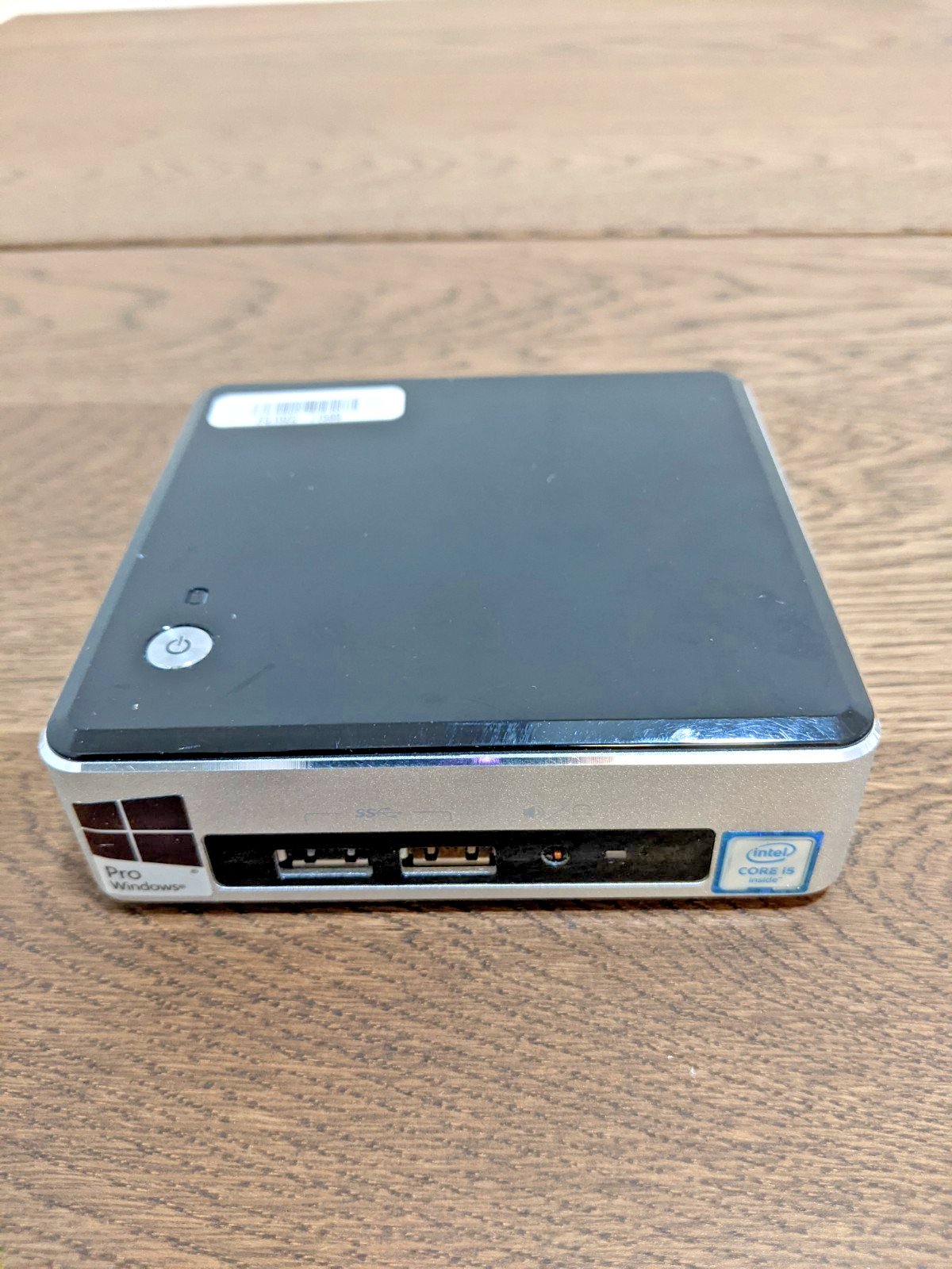 Intel NUC5I5RYK i5 barebone PC Black/Gray – No RAM memory, No HDD