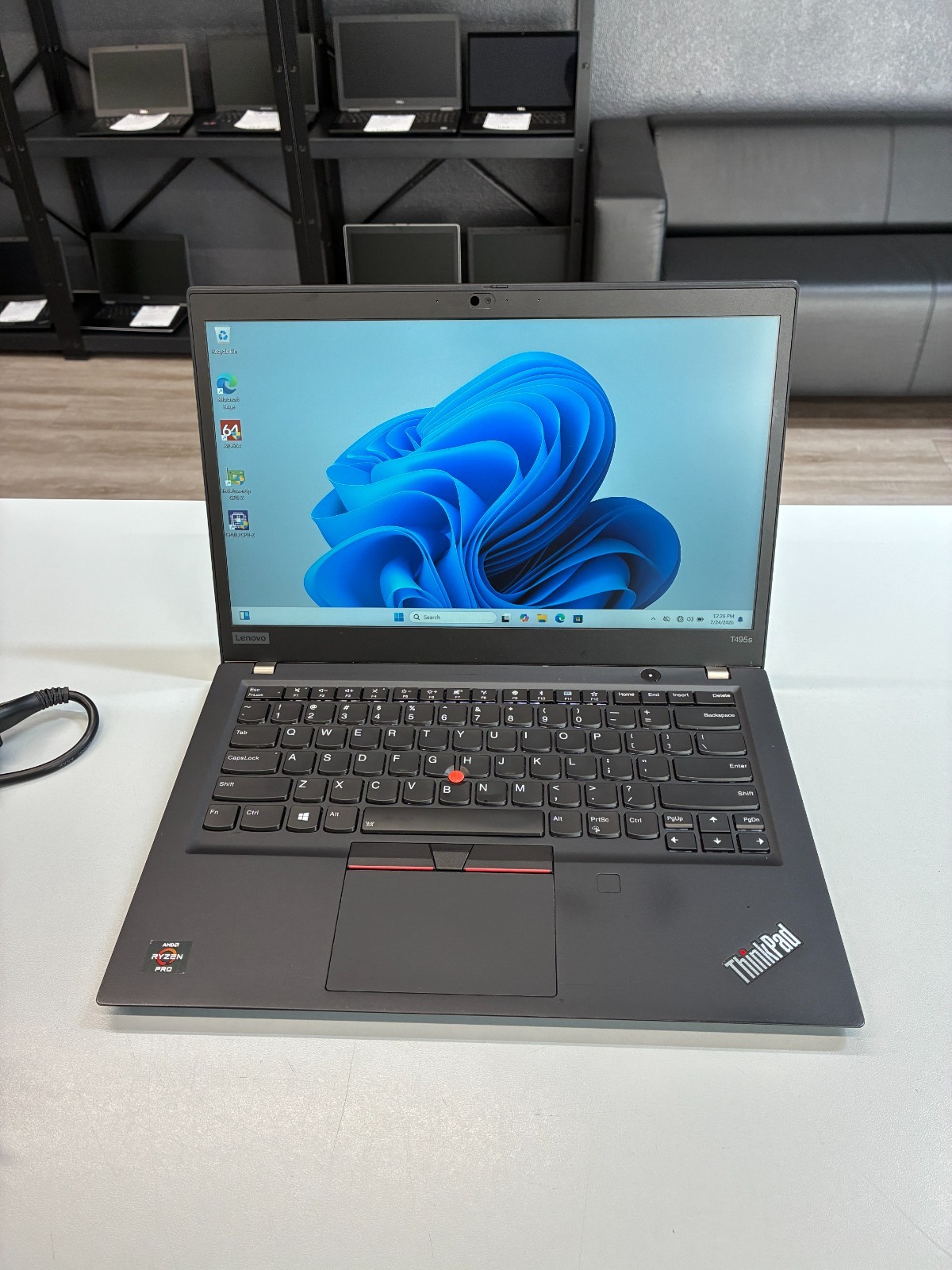 Lenovo ThinkPad T495s: Touch 14″ / Ryzen 7 3700U / RAM 16Gb / SSD 512Gb / Win 11