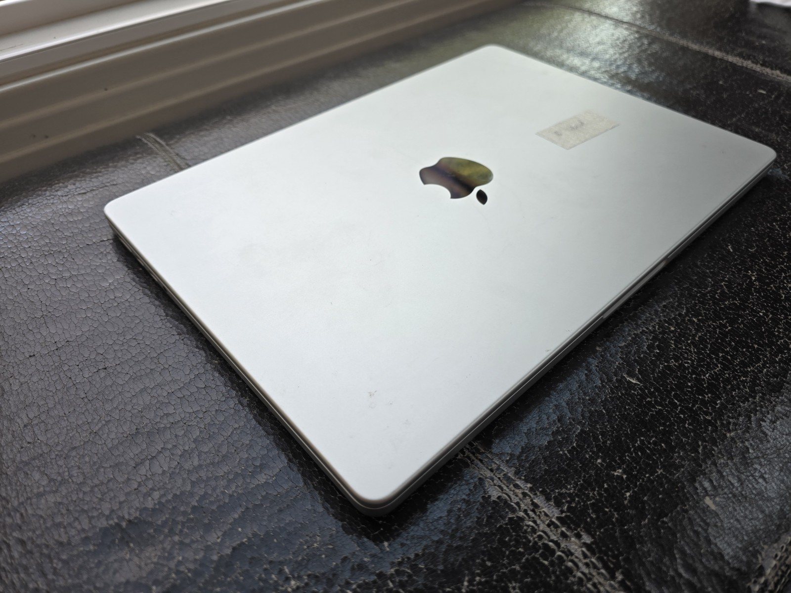 Macbook Pro A2992 Good LCD Screen 14″, Grade A Silver Apple ID for Parts