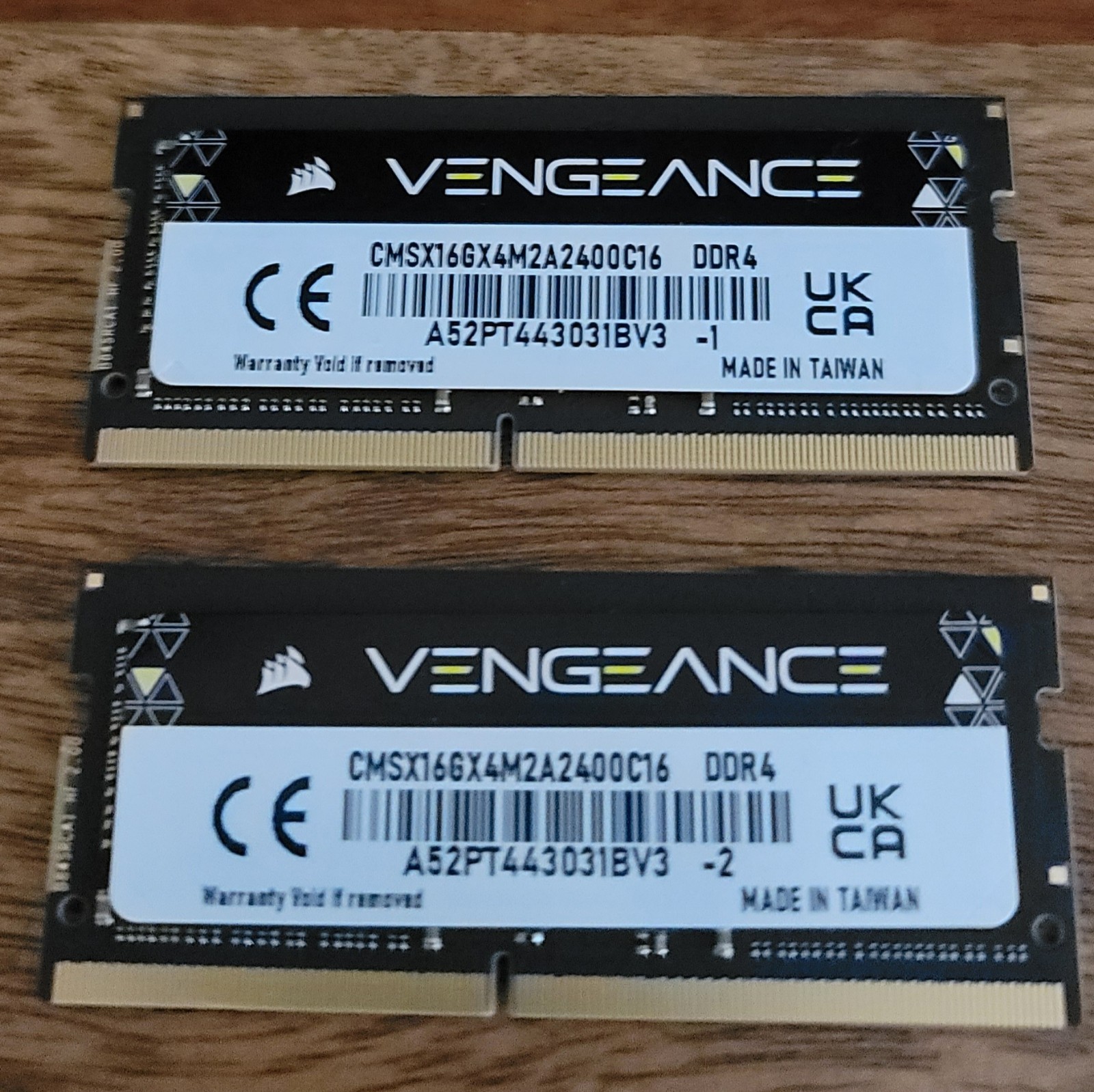 Corsair Vengeance CMSX16GX4M2A2400C16 16GB DDR4 SODIMM 2400MHz CL16 Memory Kit