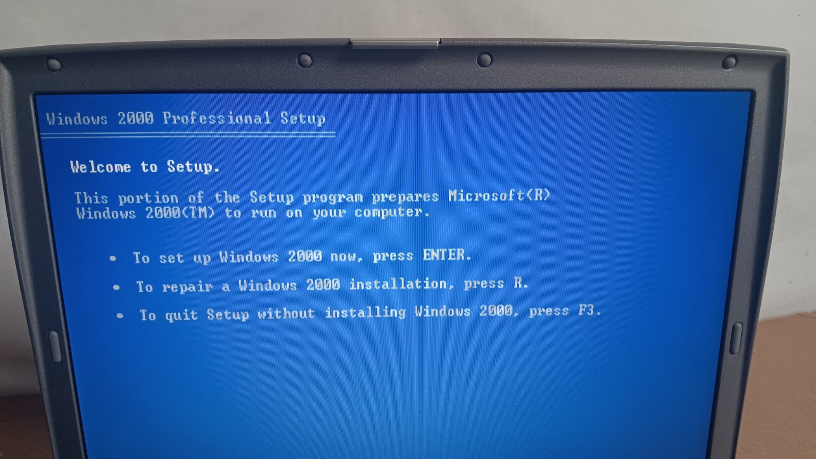 Dell Microsoft Windows 2000 Professional SP3 Full Operating System + Product key