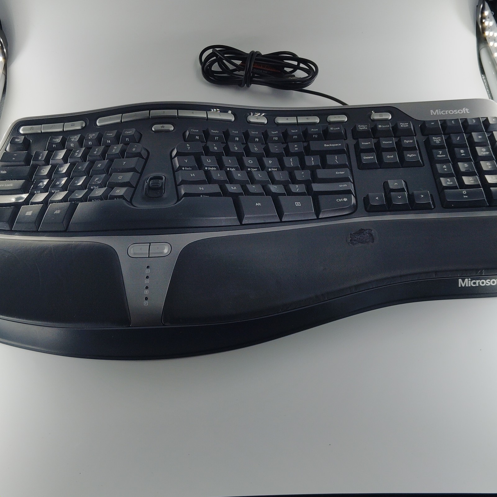 Microsoft 4000 V1.0 – 1048 Natural Ergonomic Keyboard USB W/ Riser WORKS