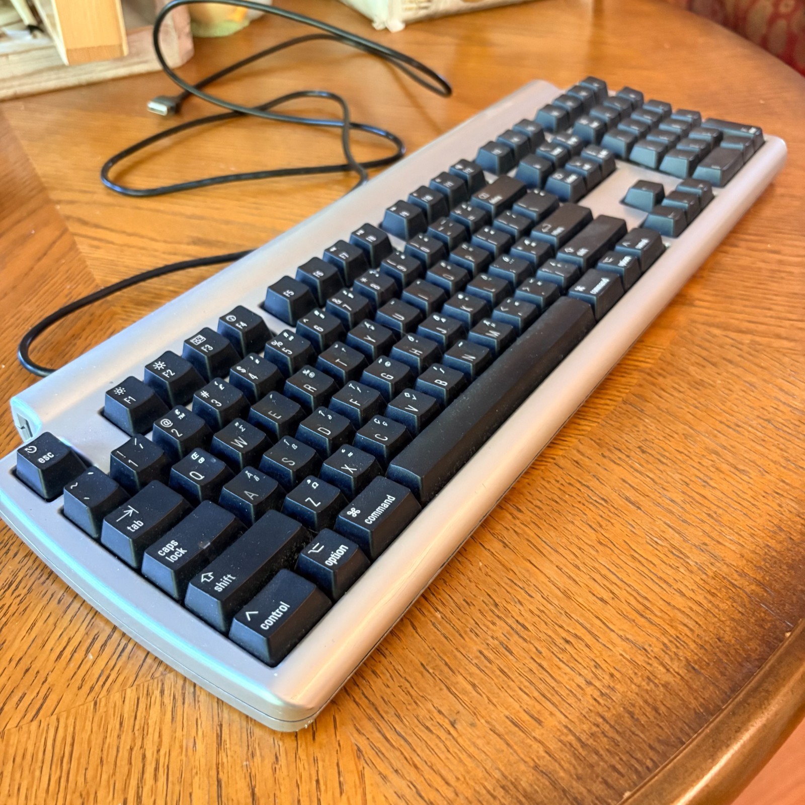 Matias Quiet Pro Wired Mac Keyboard Quiet Click FK302Q Tactile USB
