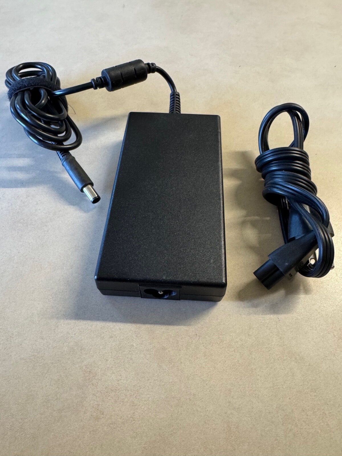 Genuine HP 906329-001 120W 19.5V 6.15A Laptop Adapters w/Power Cord