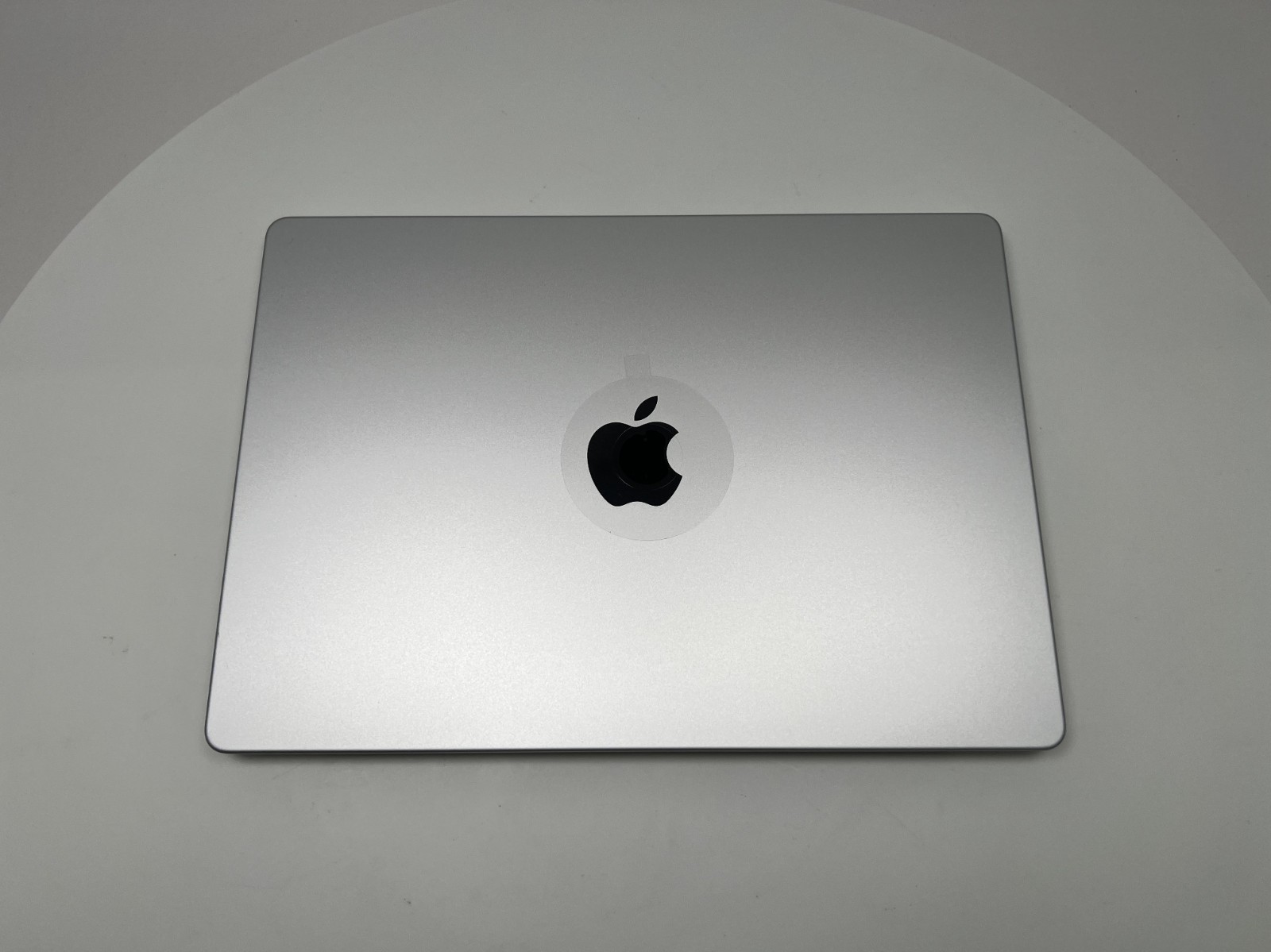 MacBook Pro (2021) 14″ – M1 Max 32-Core GPU – 64GB 2TB – AC+ 8/27 • 75 Cy (Read)