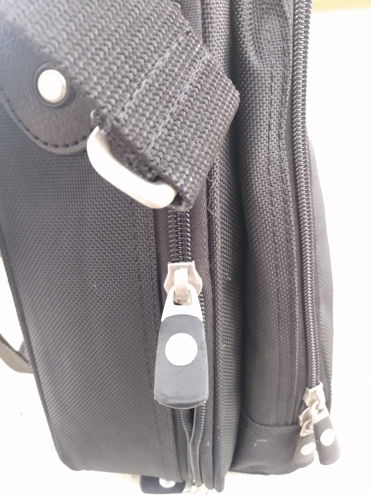 Dell Briefcase Laptop Case Computer Bag Padded Shoulder 15″ Computer