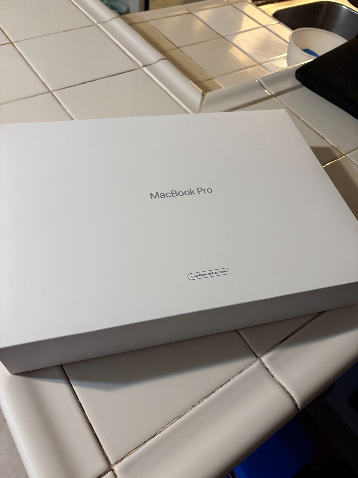 Apple 13” MacBook Pro A2251 Laptop/Space Gray/Intel Core i7 16GB RAM 1TB SSD