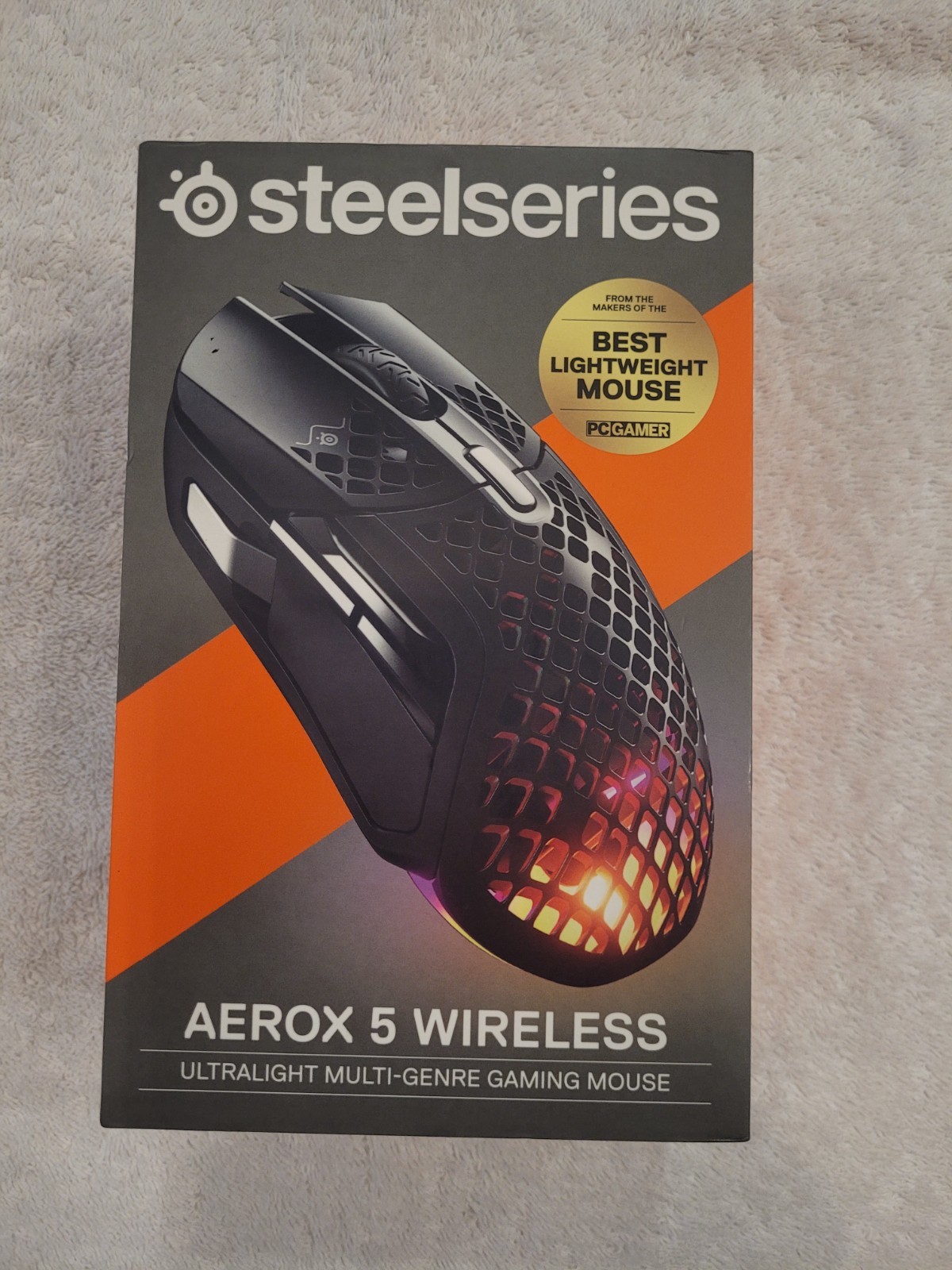 SteelSeries Aerox 5 Wireless Gaming Mouse Complete Box RGB Powers On USB-C