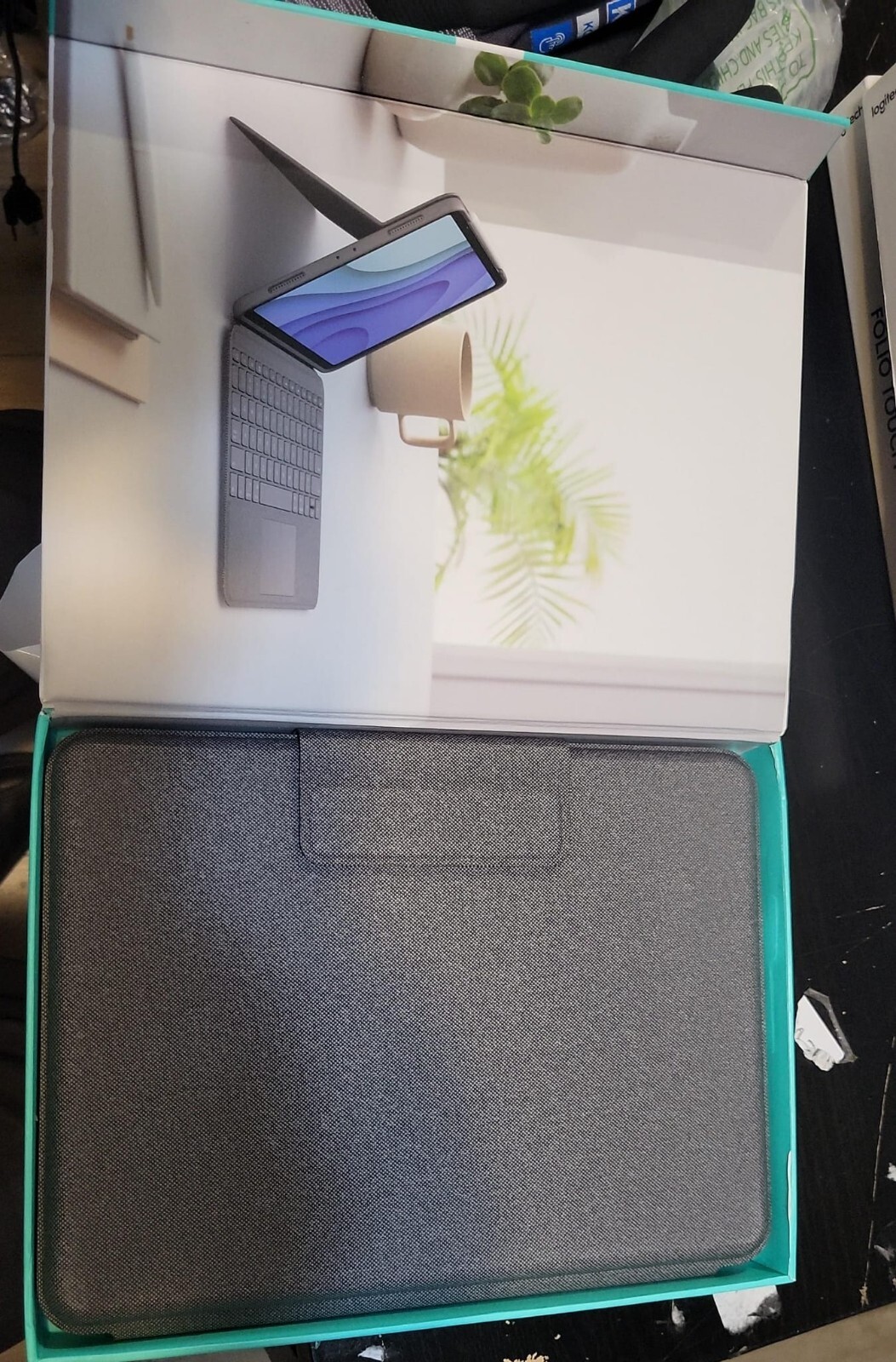 Logitech Folio Touch Keyboard + Smart Connector for iPad Pro 11″ 1st 2nd Gen.