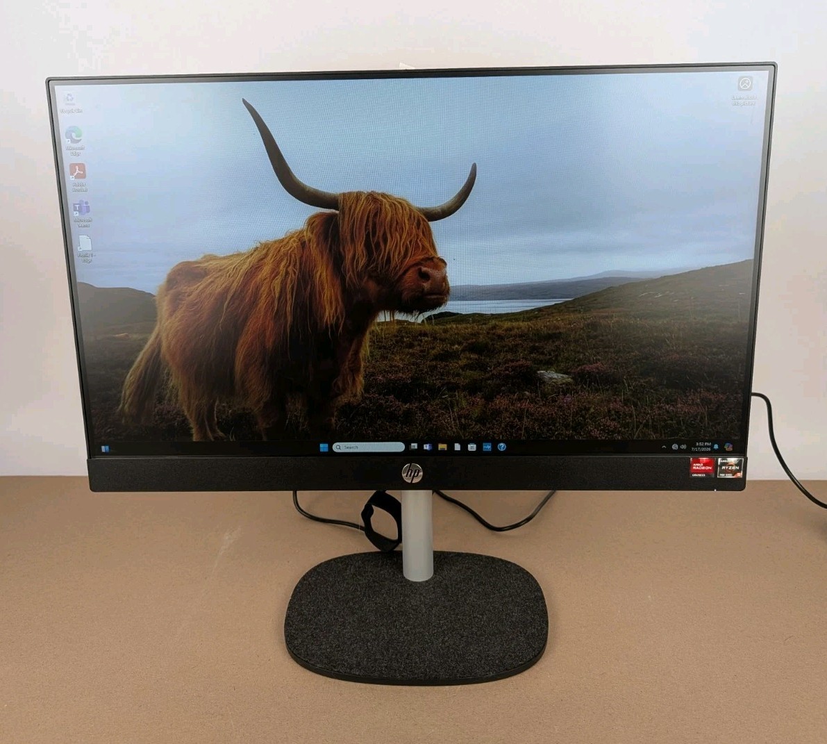 HP 24″ Touch Screen All-in-One PC AMD Ryzen 5 8GB RAM 1TB SSD Win 11 VG+ Working