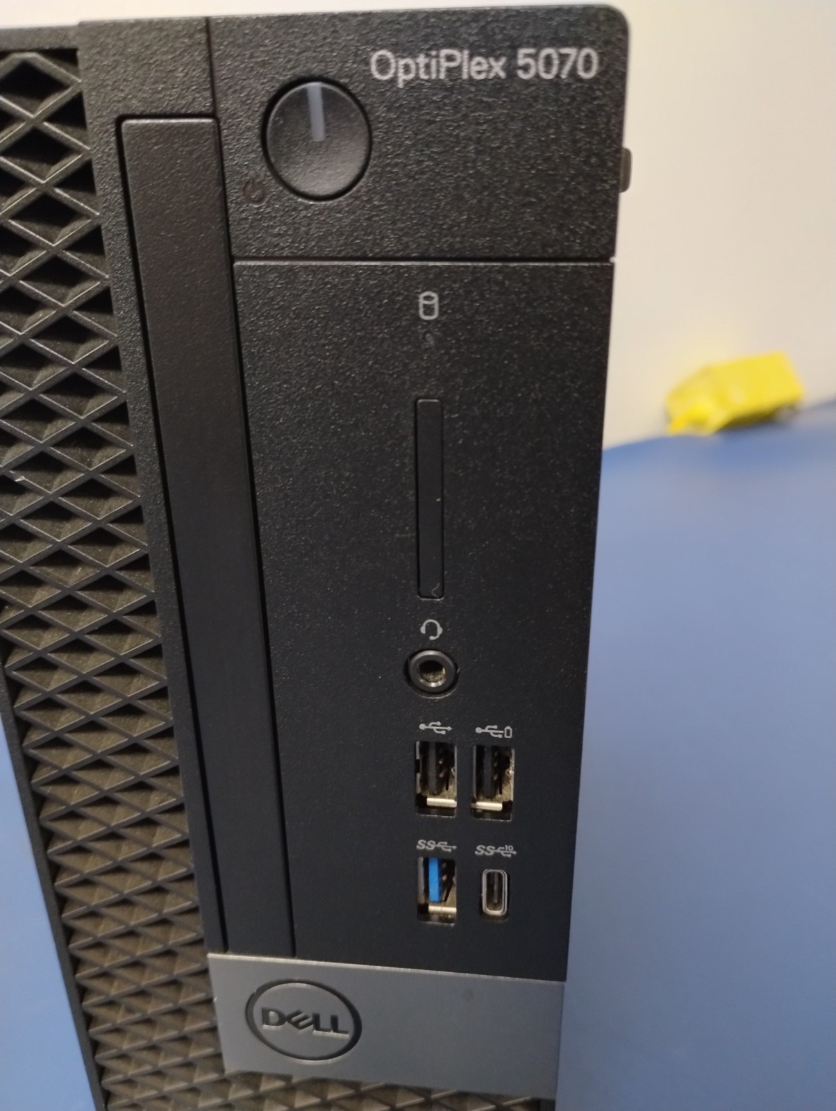 DELL OptiPlex 5070 i5-9500 3.00 GHz16GB RAM 256 GB M.2 Intel(R) UHD Graphics 630