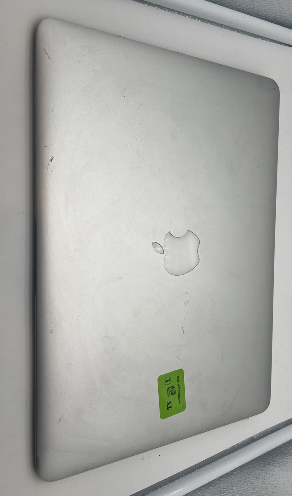 MacBook Air 13 Silver 2015 1.6 GHz Intel Core i5 5th Gen. 4GB 128GB