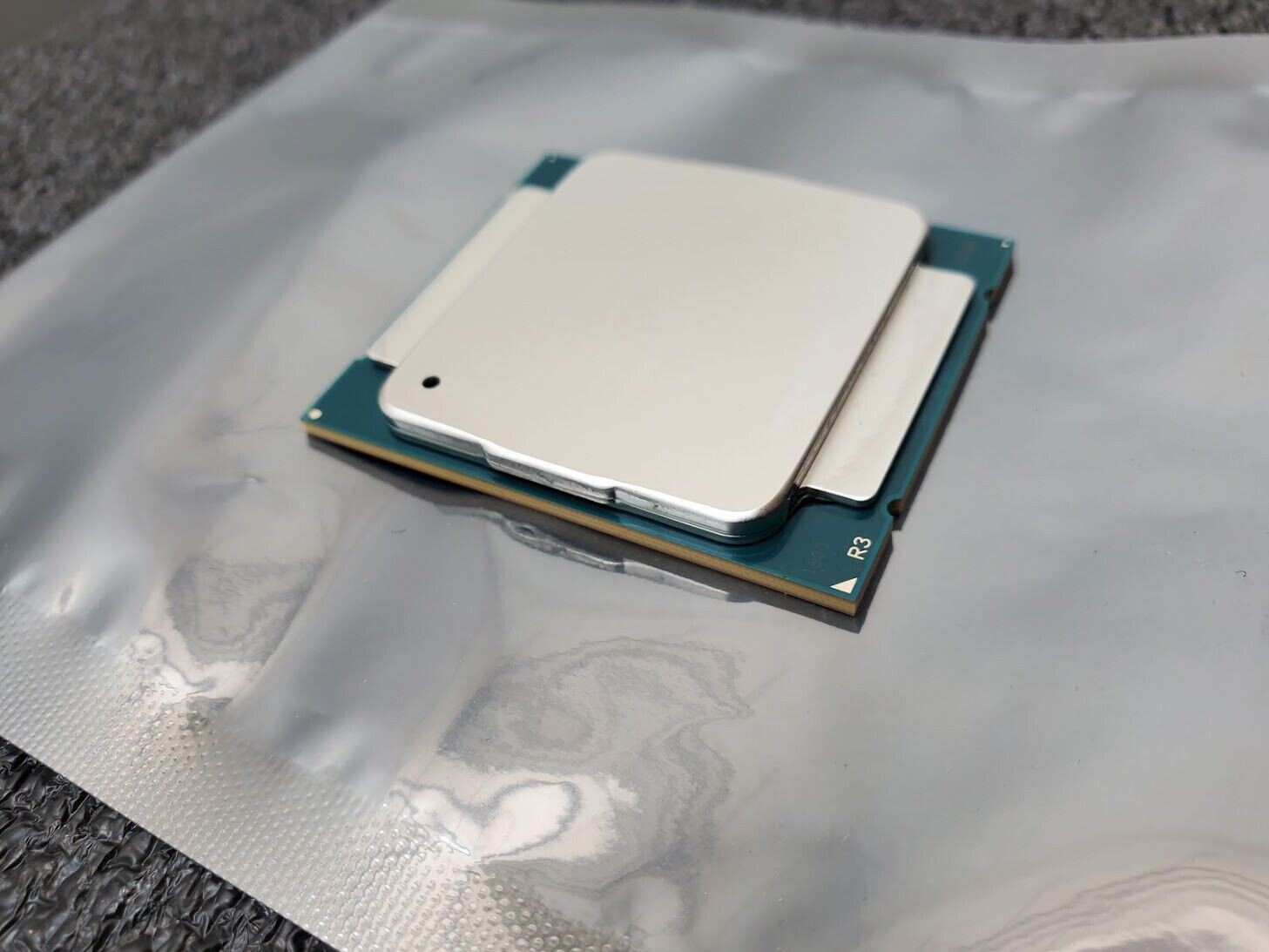 Intel Xeon E5-2630V3 SR206 2.40GHz 20MB 8-Core CPU LGA 2011 Working Pull