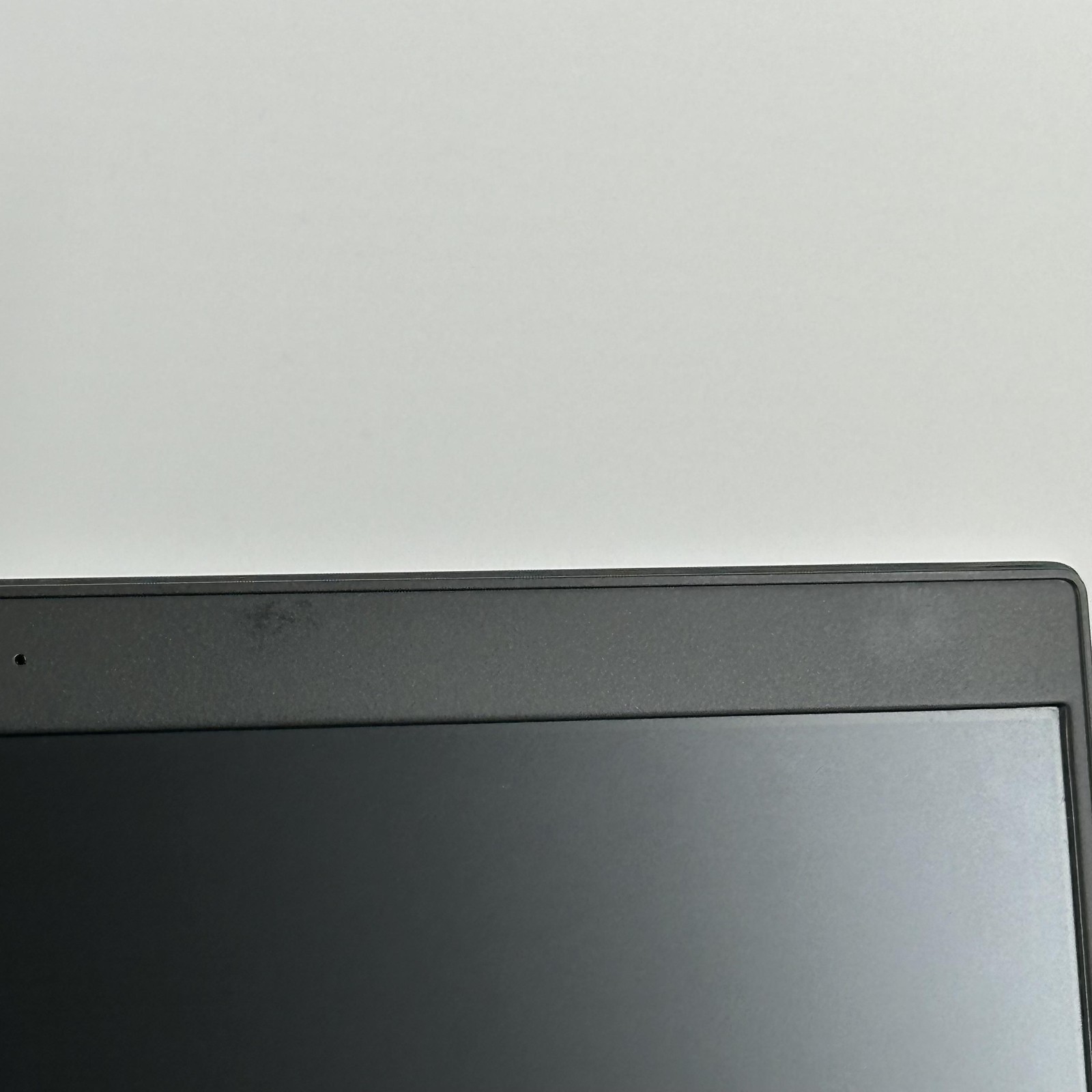 Dell Latitude 7390 13.3 Black FHD i5-8250U 1.60GHz 16GB RAM 256GB SSD Good