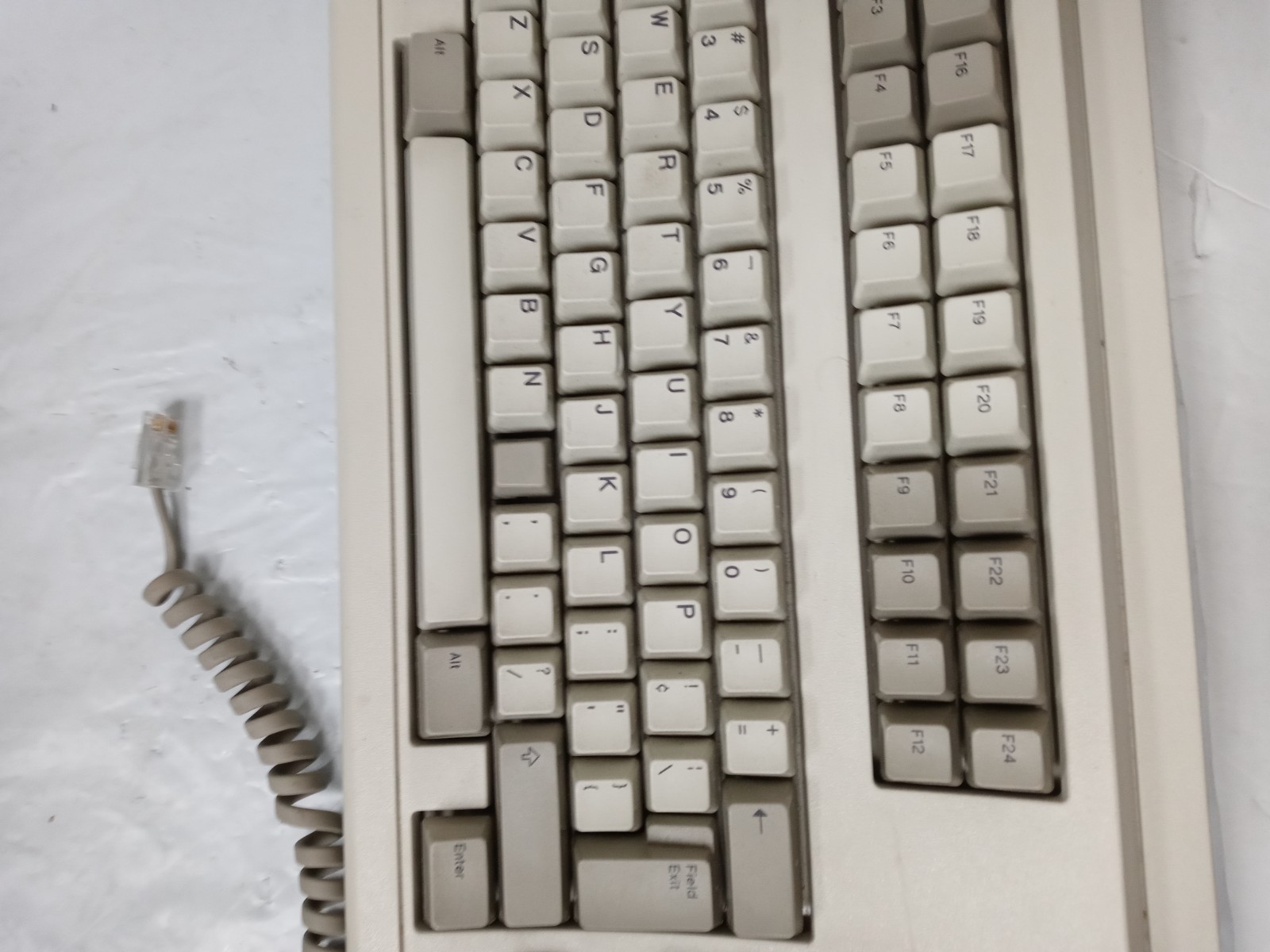 IBM 1395660 M122 TYPE III BATTLECRUISER CLICKY BUCKING SPRING KEYBOARD RJ45 1992
