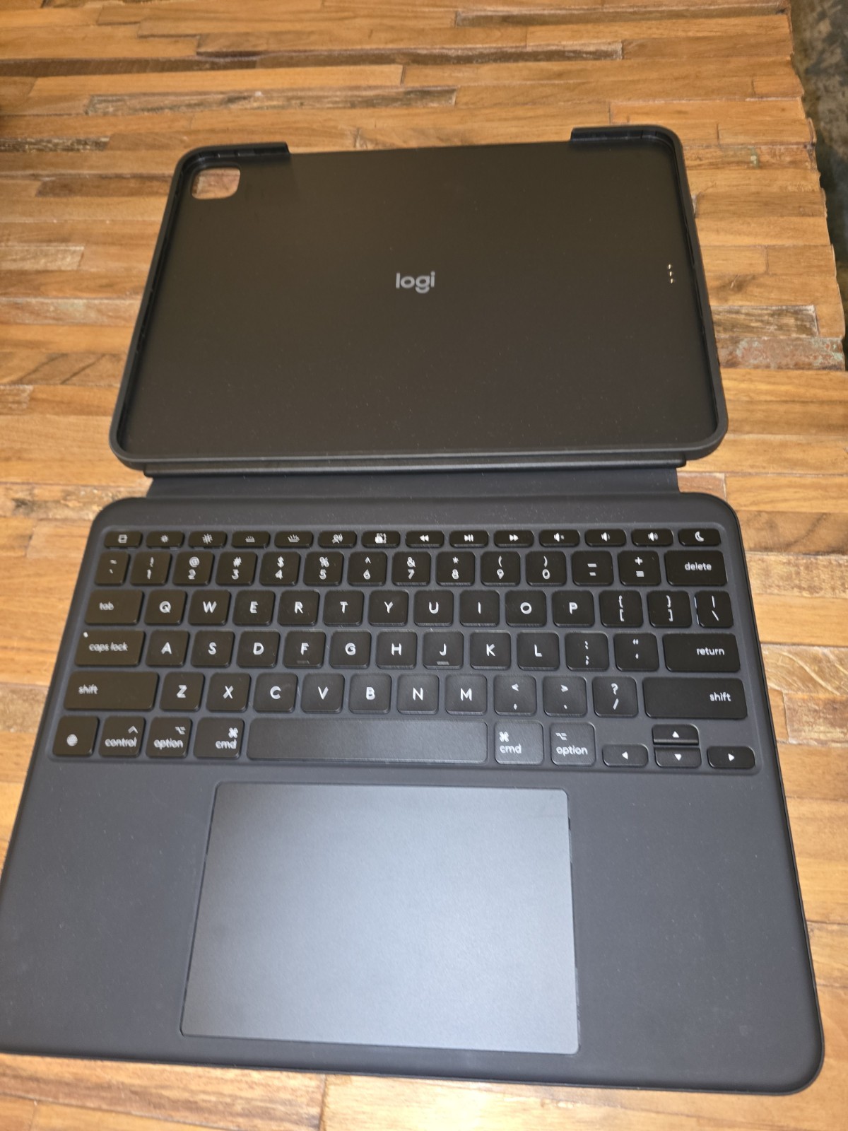 Logitech Combo Touch iPad Pro 12.9-inch (5th, 6th gen-2021, 2022) Keyboard Case