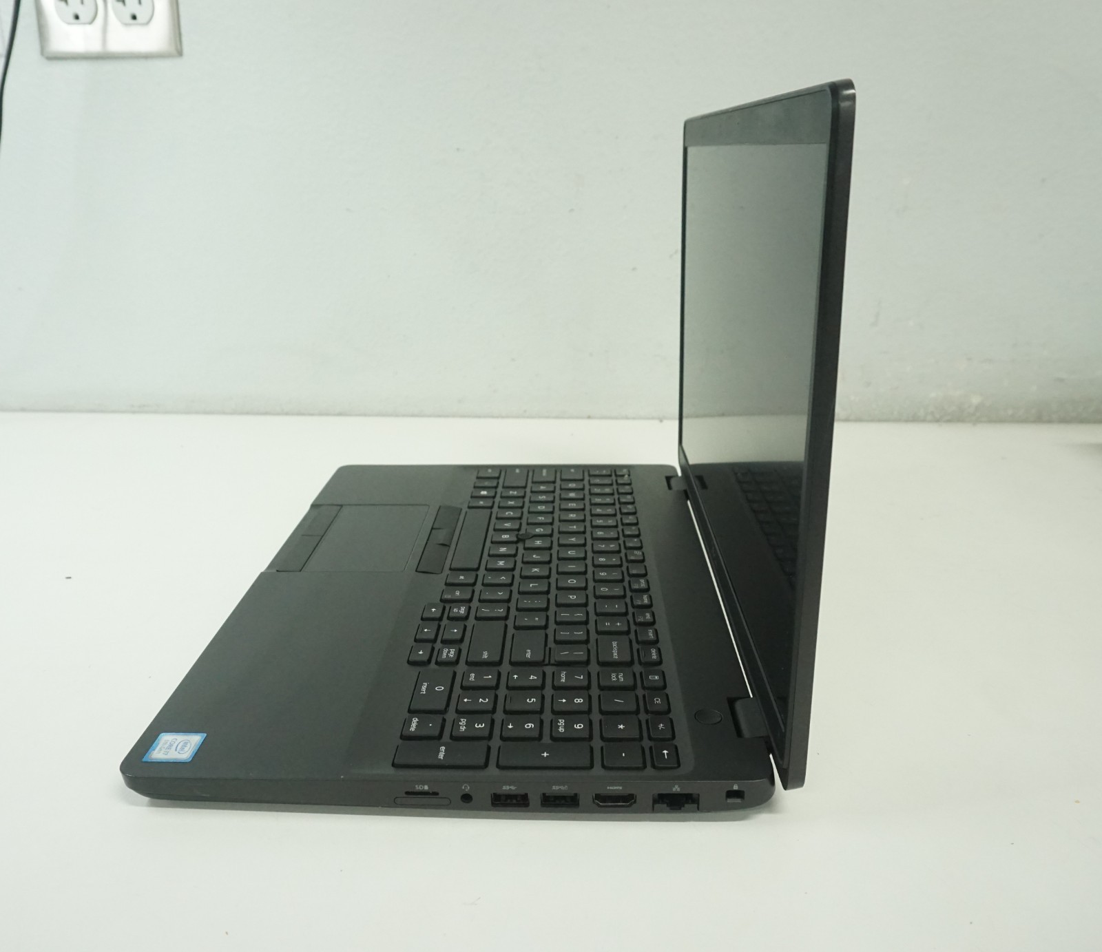 Dell Latitude 5500 Intel i7-8665U @1.90GHz 16GB RAM NO HD/ NO OS