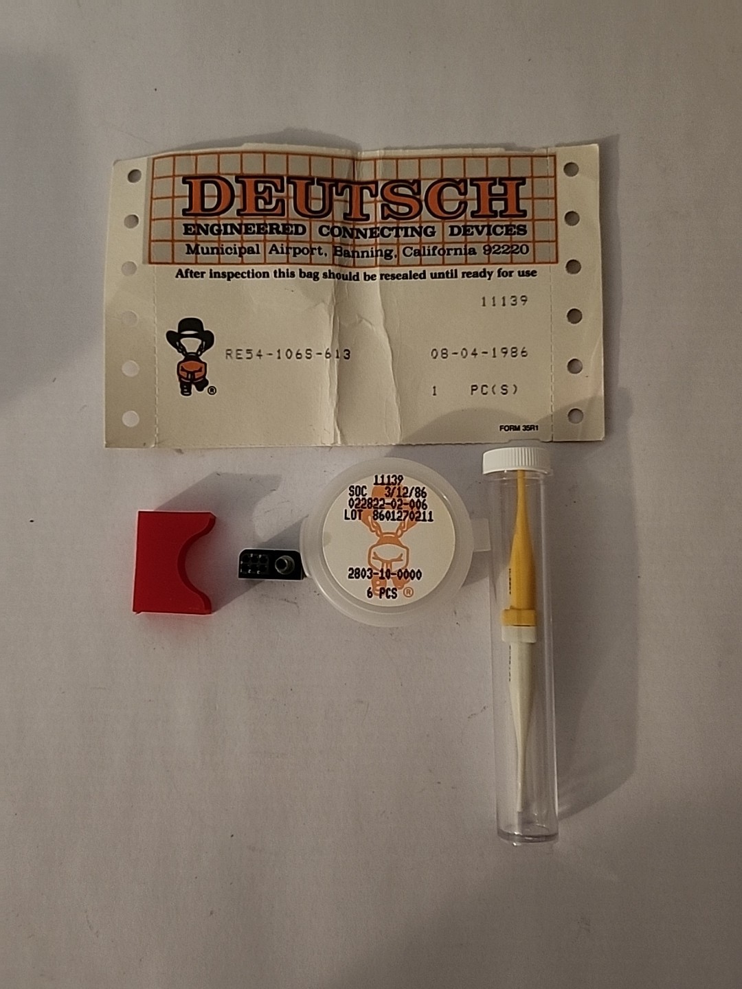 DEUTSCH RE54-106S-613 6-pin Rectangular Connector NSN 5935-00-137-6789, NOS.