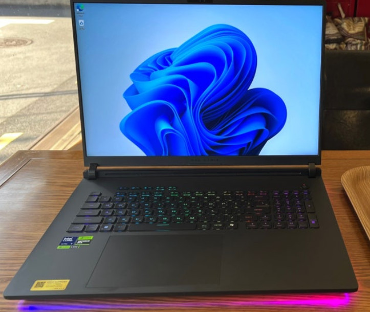 ASUS ROG Strix G18 G814FP-S9047 / FreeDOS 18″ RTX5070 AMD 9 9955HX 32GB/1TB