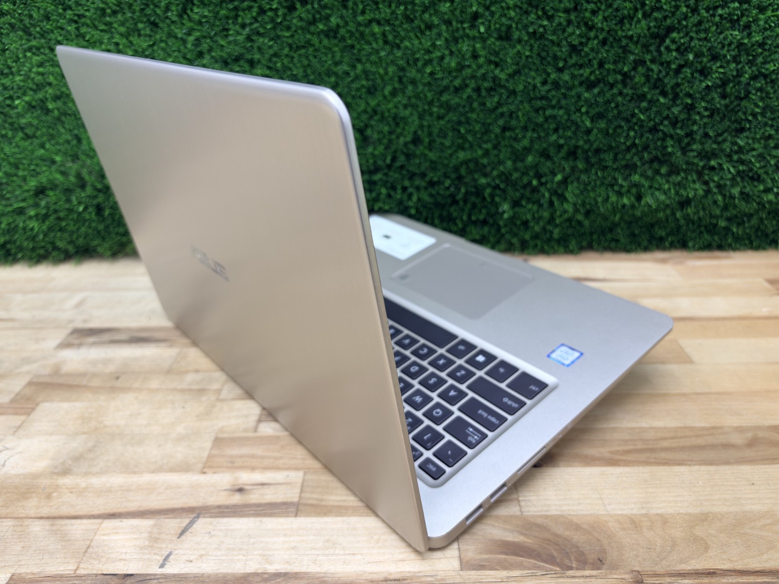 Asus VivoBook S Intel Core i5-8th Gen 1.60GHz 8GB RAM 1TB HDD Windows 11 Pro*