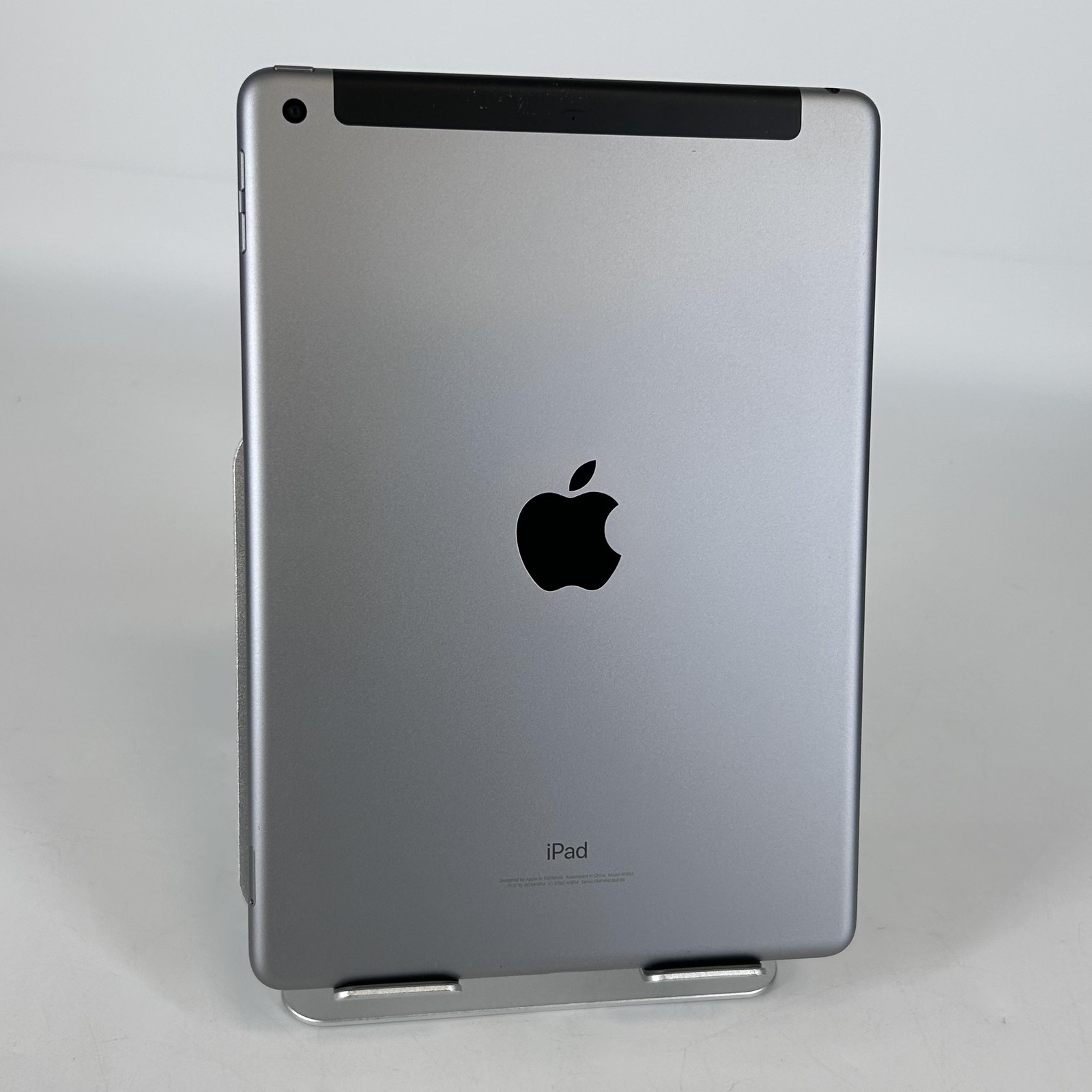 Apple iPad 6 Space Gray 32GB Unlocked – Backlight Bleed/Home Button Sunken