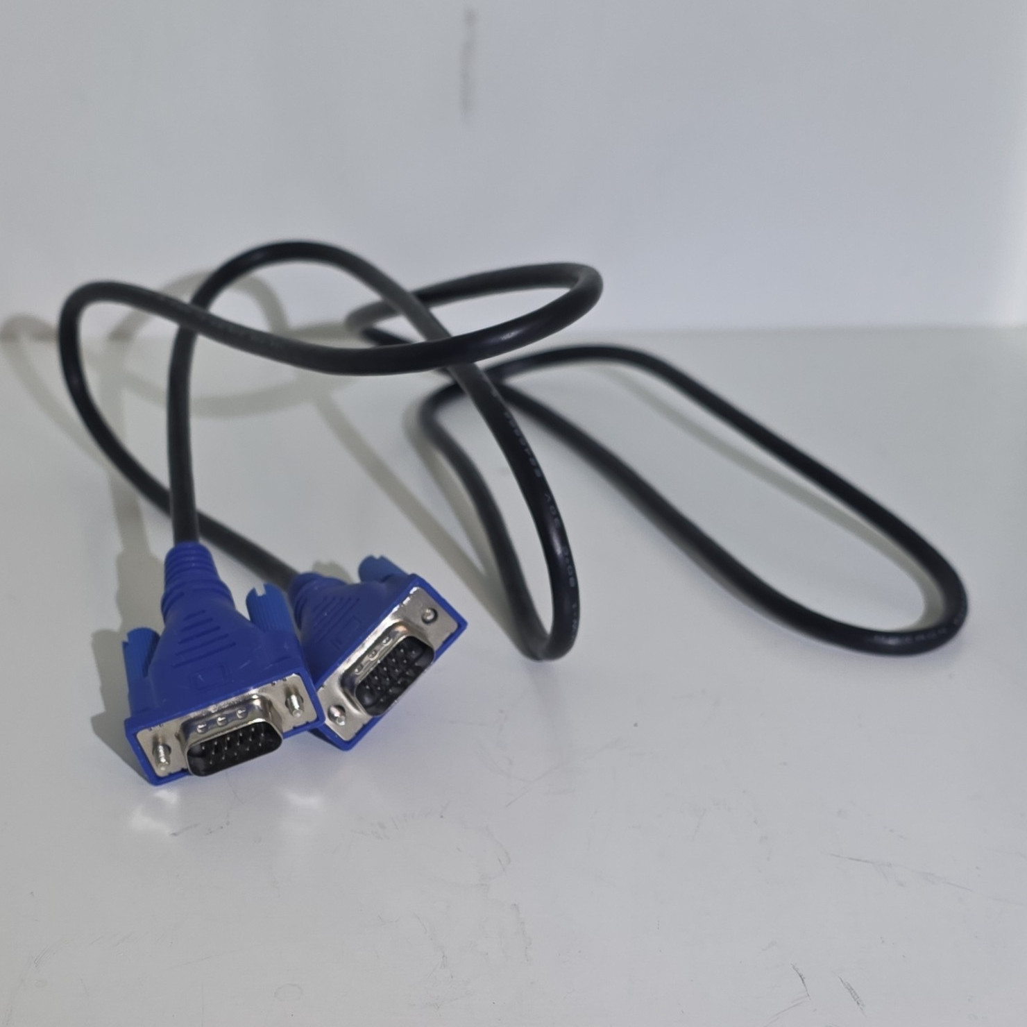 VGA/SVGA HD15 D-Sub Male to Male Monitor Cable, 6 ft Black w/ Blue Ends