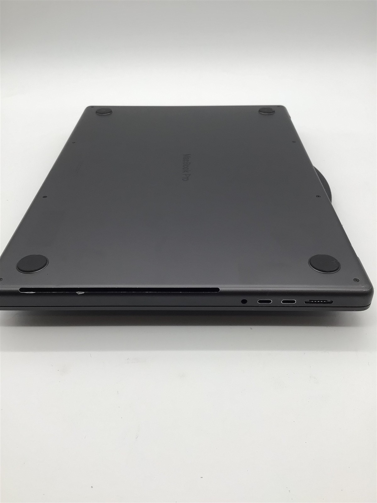 Apple A2991 MacBook Pro 16″ Apple M3 Pro/36GB RAM/1TB SSD – MacOS 26.4 Tahoe