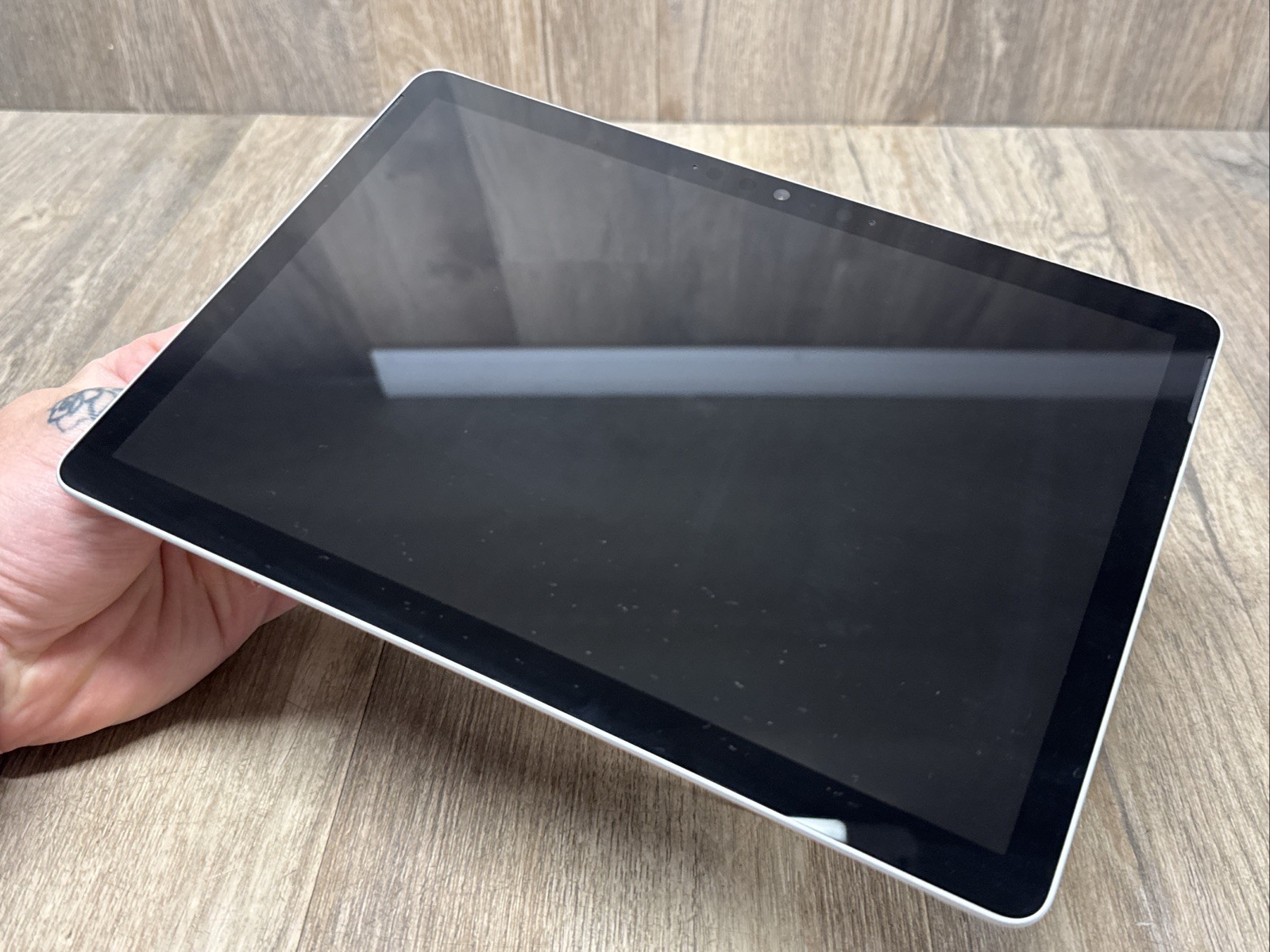 Microsoft Surface Go 2 1901 Intel m3-8100Y 1.10GHz 8GB RAM 128GB SSD Win 11 Pro