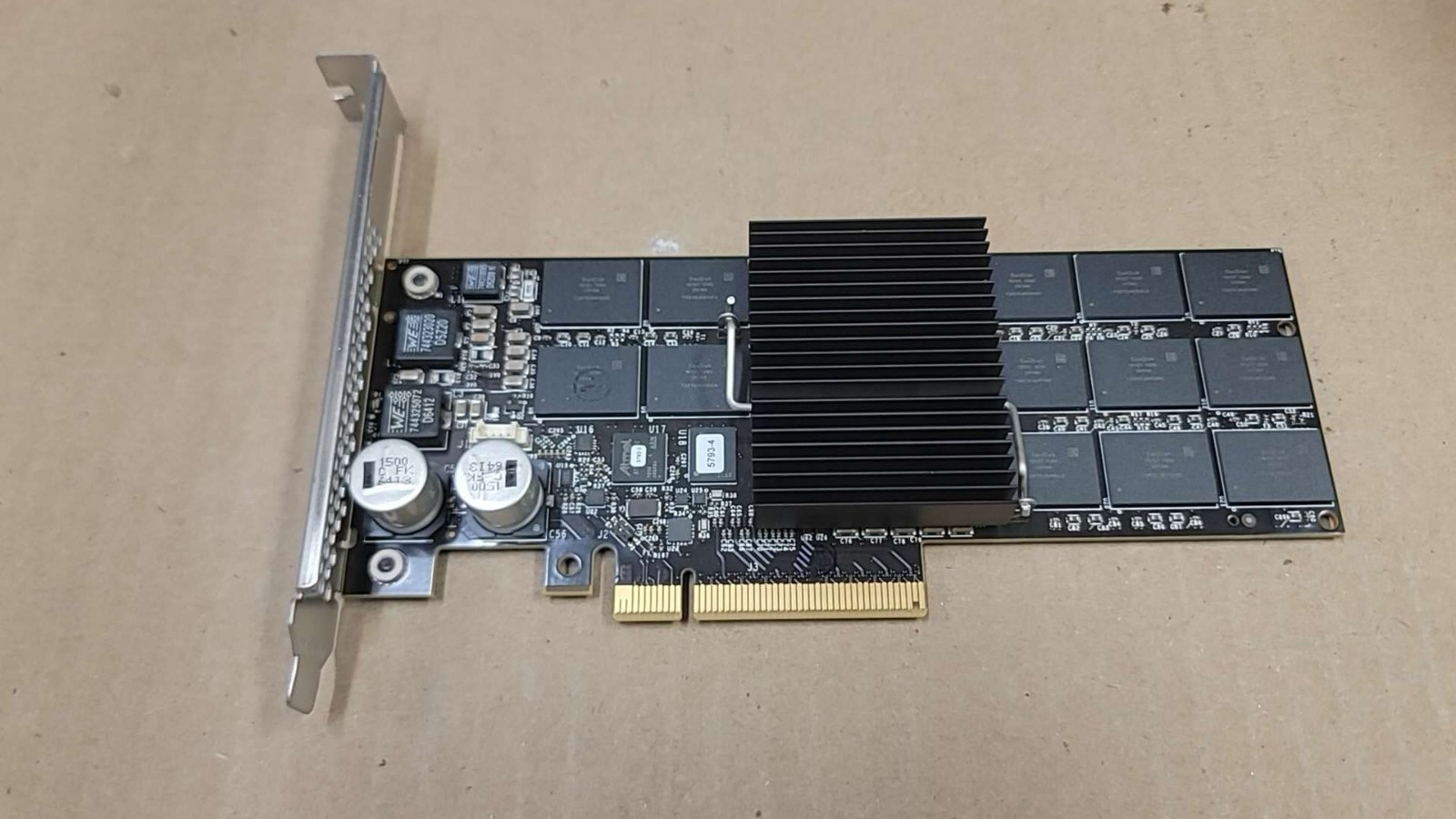 HPE 831737-B21 1.6TB Read Intensive-2 PCI-E HH/HLWorkload Accelerator 833586-001