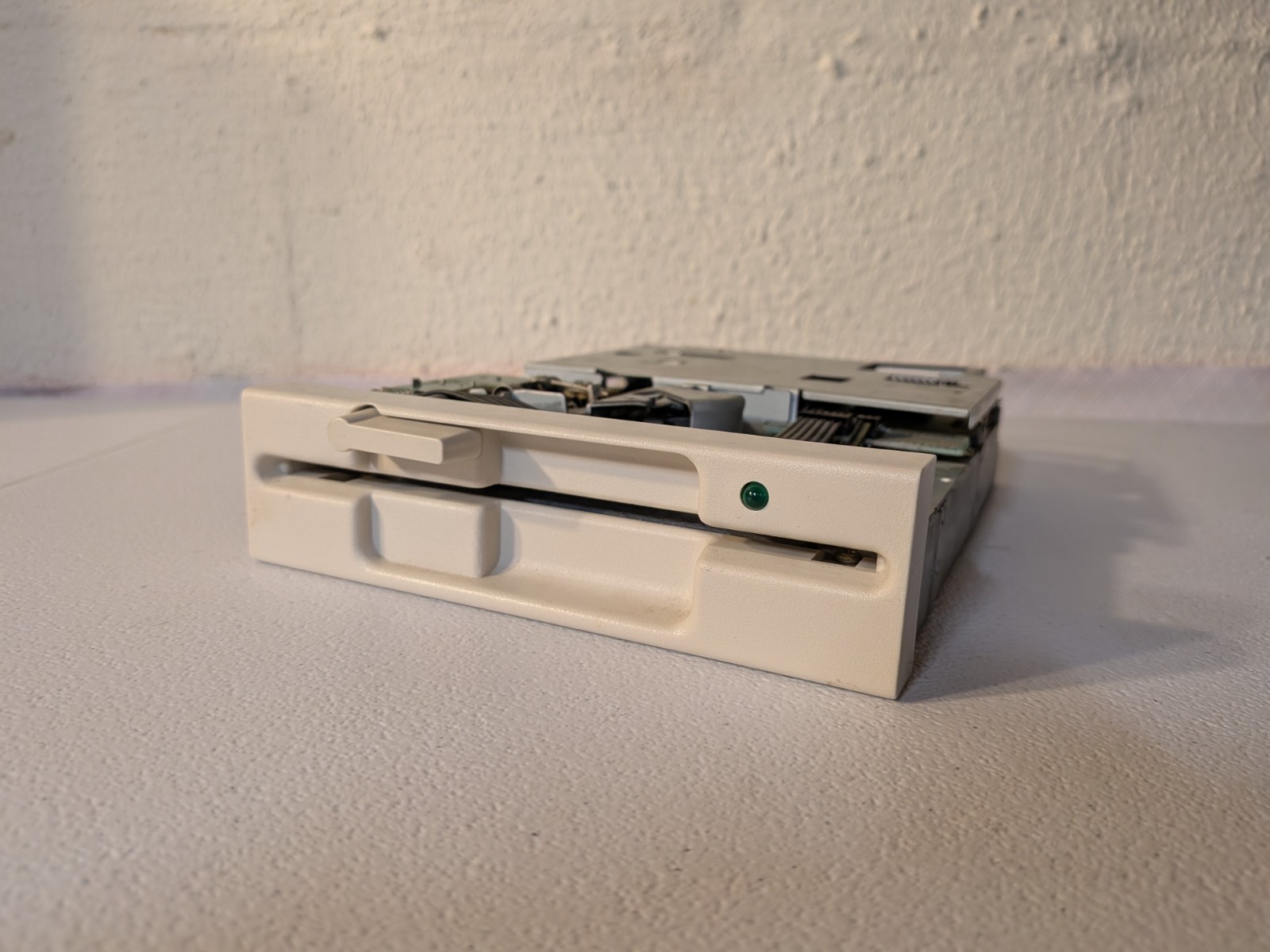 Epson SD-600 1.2MB 5.25″ Internal Floppy Drive SD680L657 White Ceramic