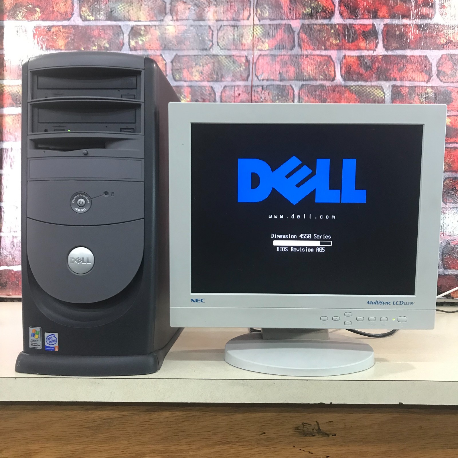 Dell Dimension 4550 PC for Retro Gaming Pentium 4 2.66GHz 1.5GB RAM (Windows XP)