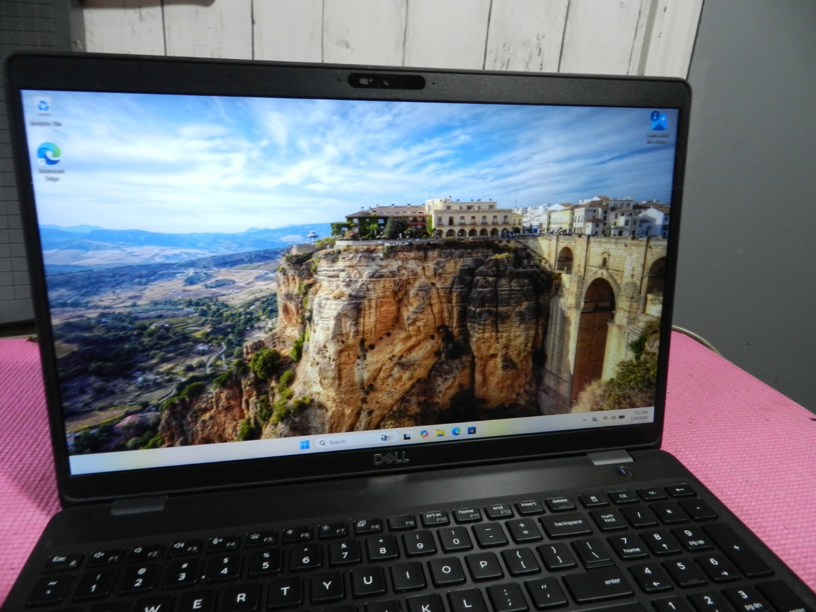 Dell Latitude 5500 | i7-8665U @1.9GHz | 8GB RAM | 256GB SSD Win 11 Pro w/charger