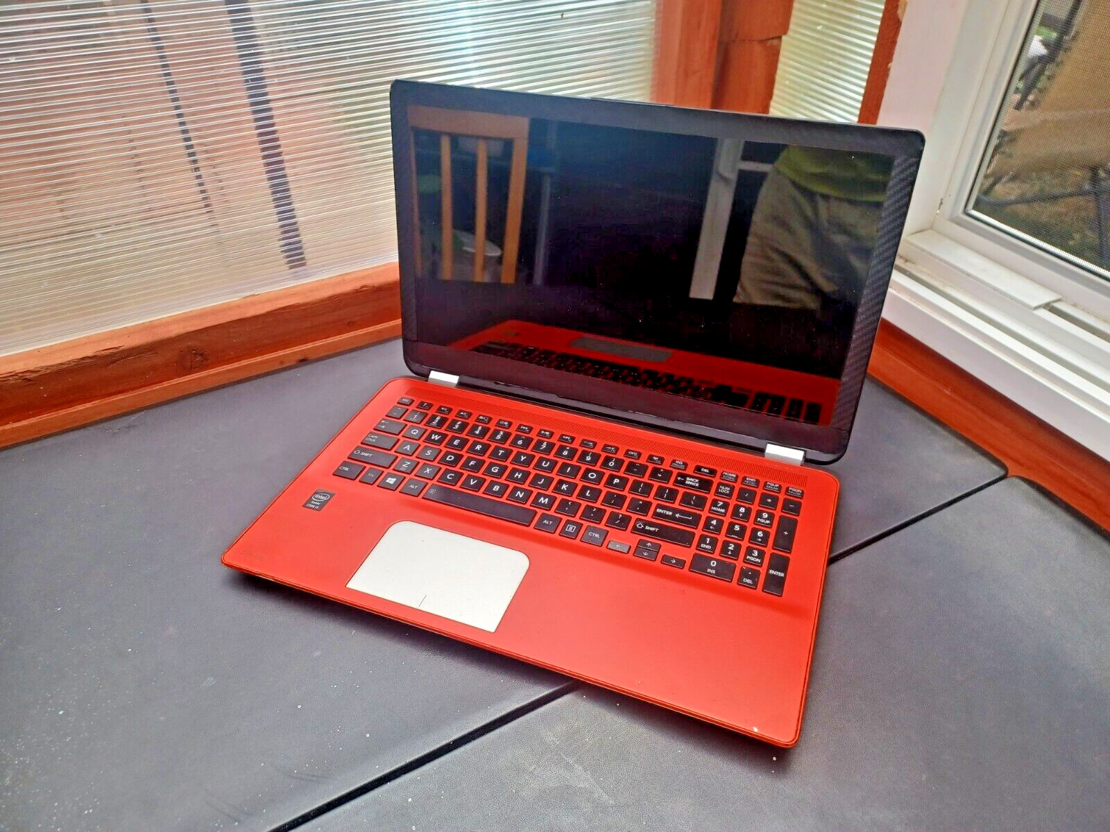 Toshiba p55w-b5224 / Core i7 4th gen / 8 GB ram /128 GB SSD/ Win 11