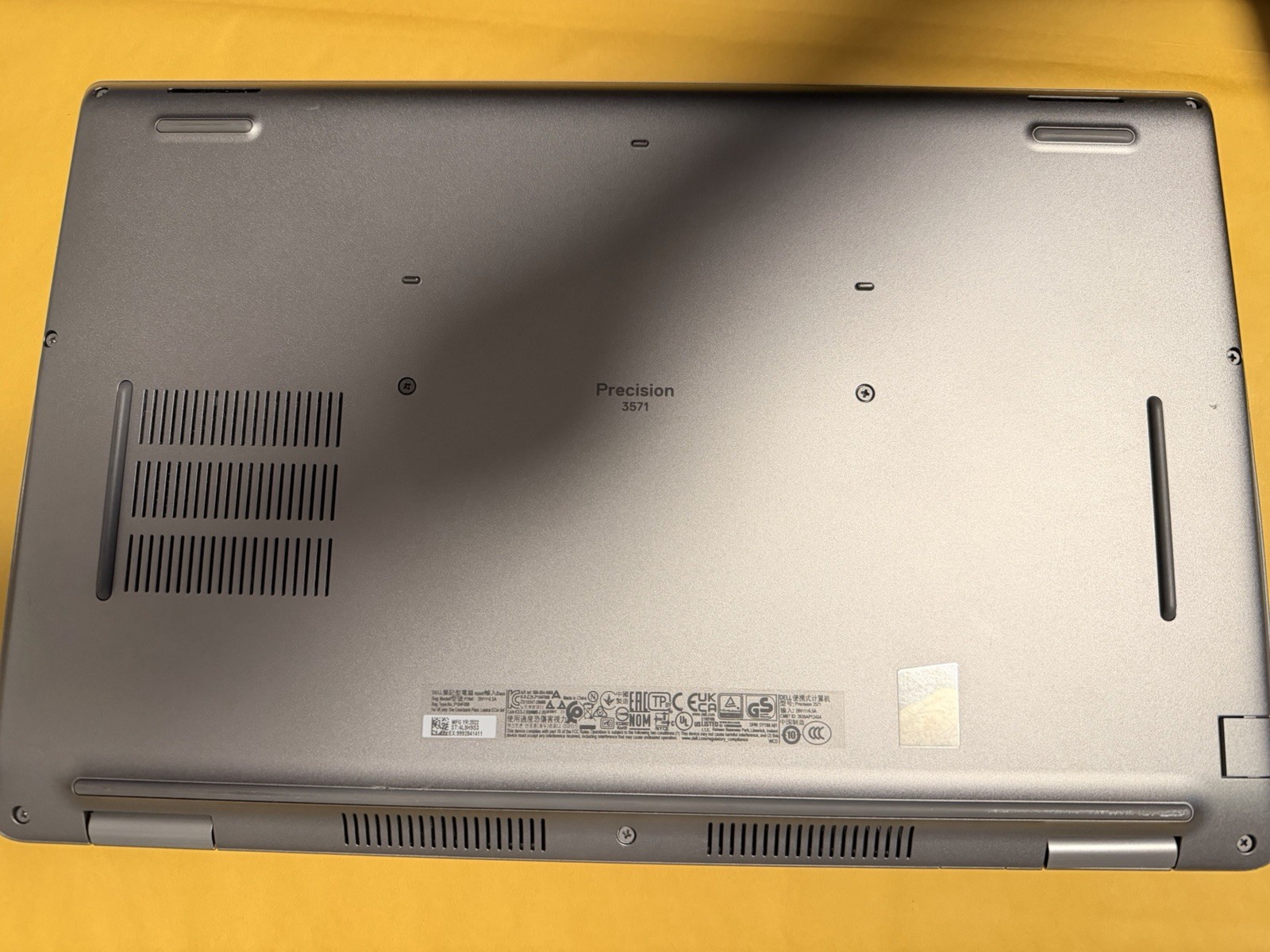 Dell 15.6″ Precision 3571 i7-12700H 2.4GHz 16GB RAM 512GB SSD No ac