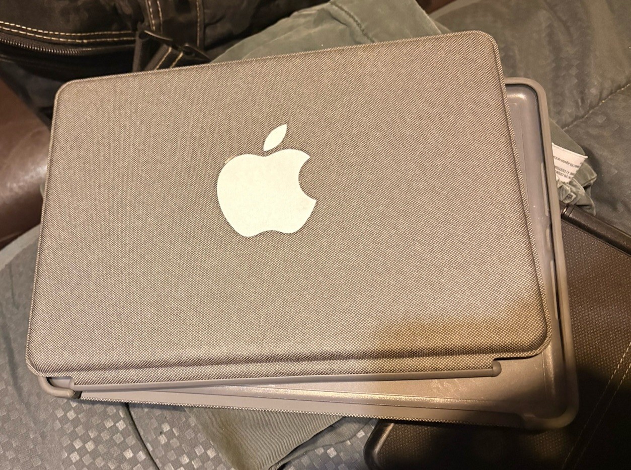 Logitech Combo Touch iPad Keyboard Case 7th 8th 9th Gen Gray with Apple Pencil 1