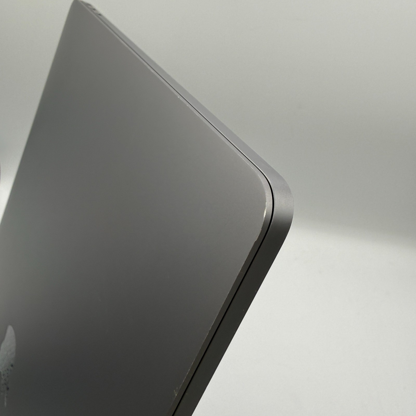 Apple MacBook Pro A2141 16″ i9 2.3GHz 16GB RAM 1TB SSD Radeon Pro 5500M Fair