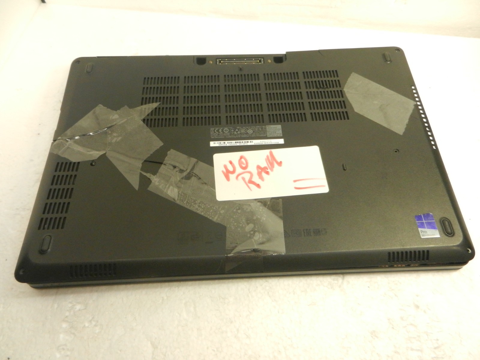 Dell Latitude E5570 Laptop CORE i5-6200U @ 2.40Ghz / NO Ram / NO SSD * READ ME *