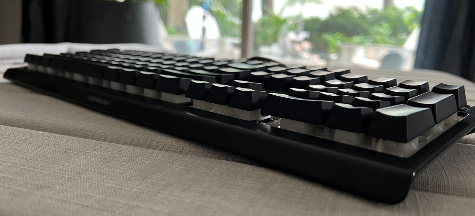 Illuminated SteelSeries Apex3 Wired Mechanical Keyboard Fullsize w Numpad-TESTED