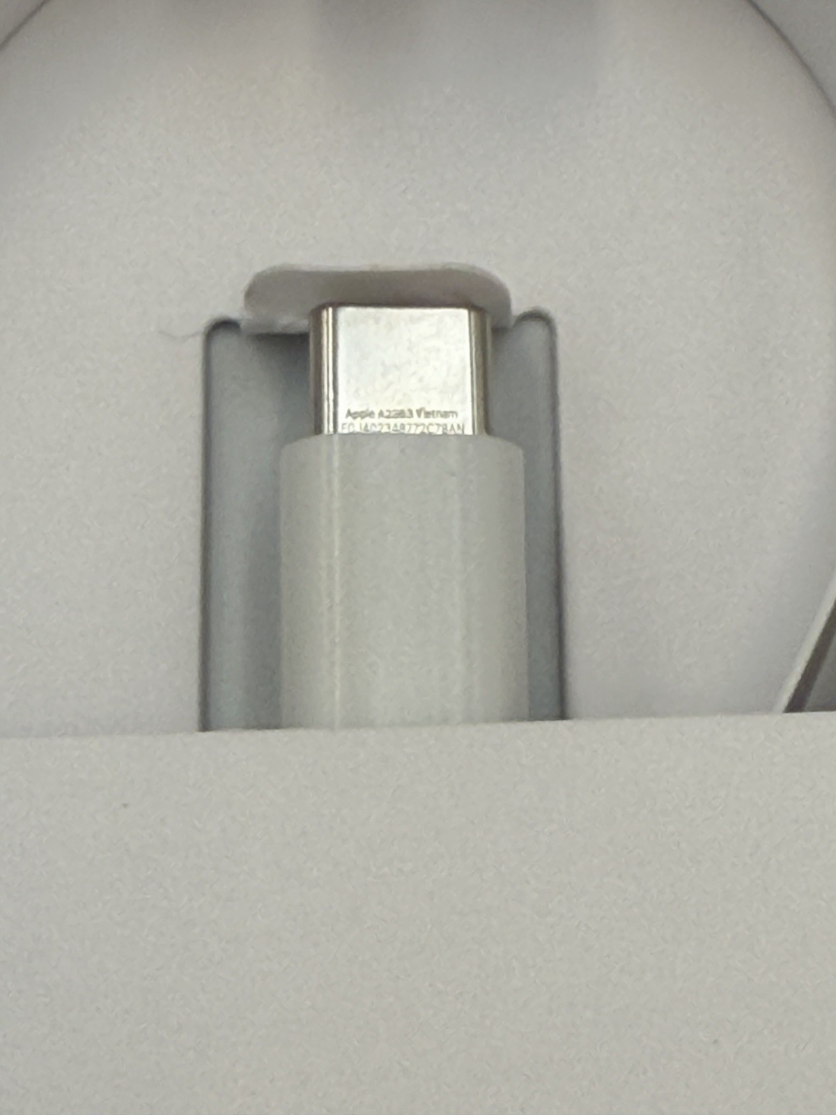 Genuine Apple USB-C to MagSafe 3 Cable (2 m) 2 Meter -Midnight- New – MPL43AM/A