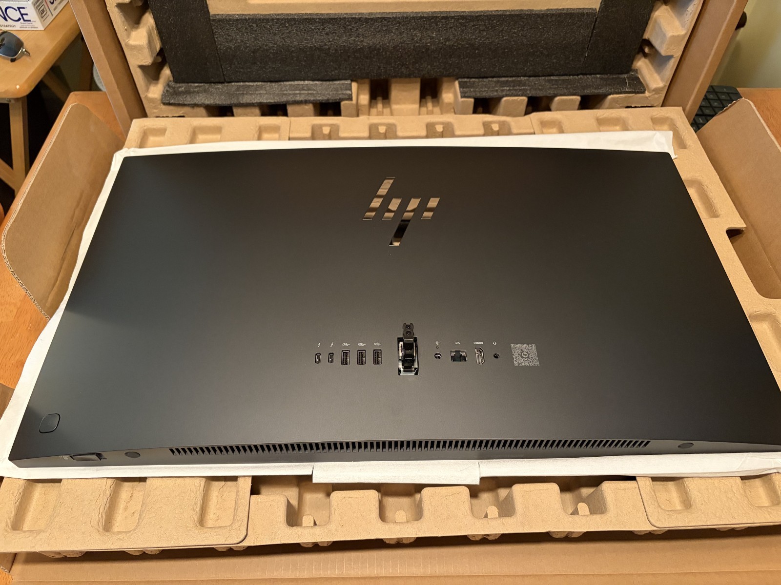 Hp 27” All In One Desktop 27-cx0024 16GB/1TB Win 11 Home Intel Ultra 7 Open Box!