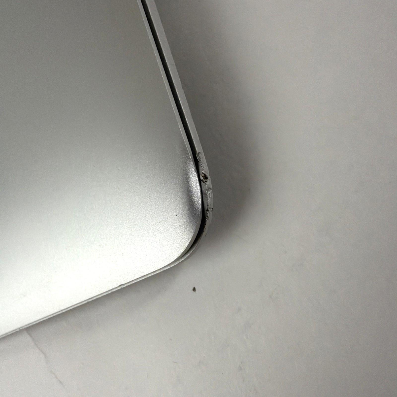 Apple MacBook Air 13.3″ (128GB SSD, Intel Core i5 5th Gen., 1.80 GHz, 8GB)…