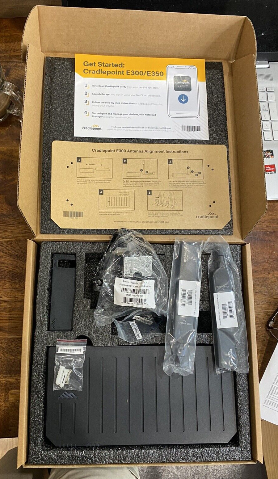 Cradlepoint E300 E350 Series Router 300 Mbps – BF01-0300C4D-NN – Open Box