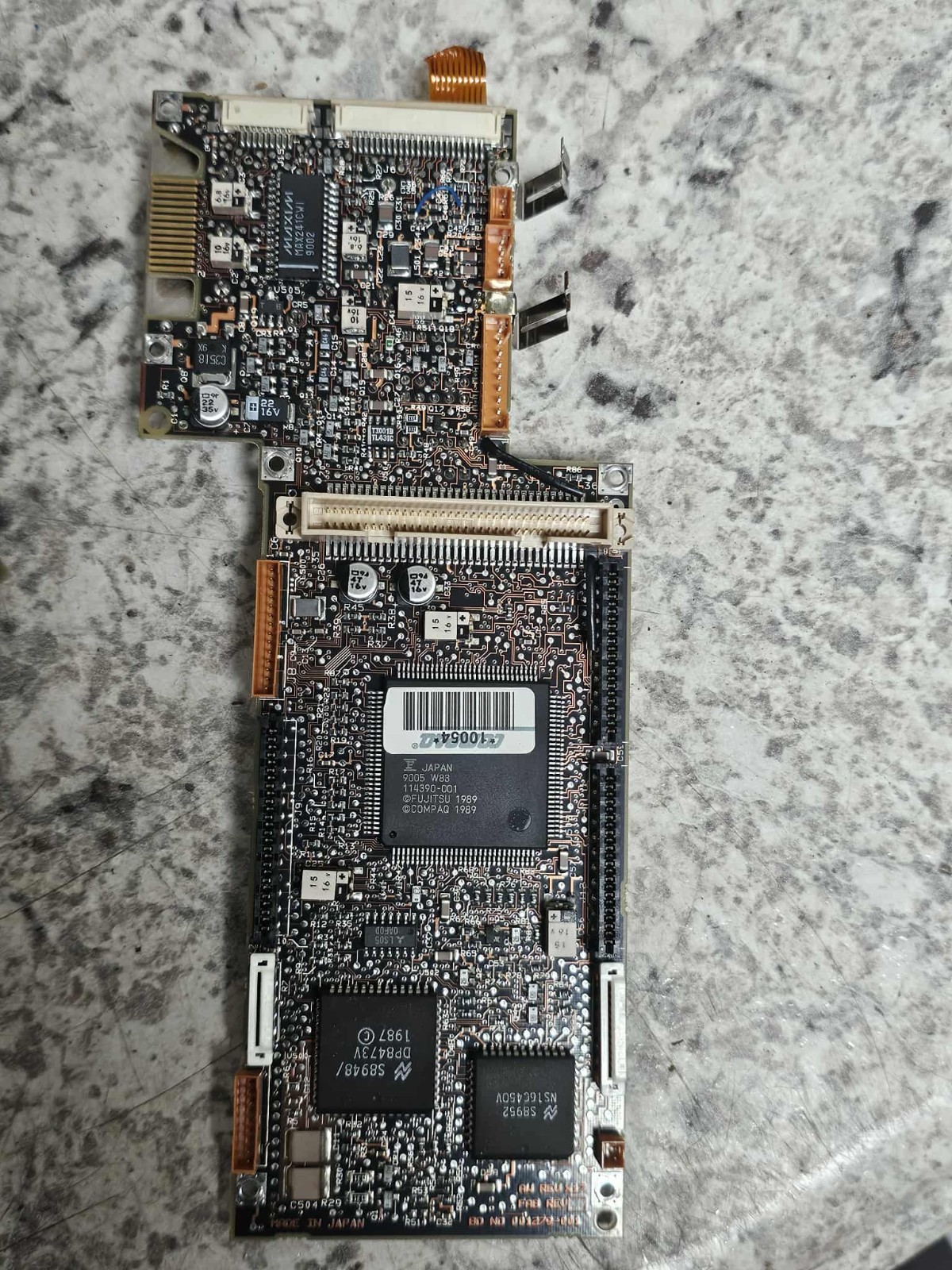1st Compaq LTE Laptop CP4021 20MB 3.5″ IDE hard disk + Floppy Keyboard Mainboard