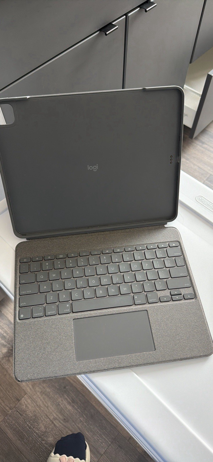 Logitech Combo Touch Keyboard Folio for iPad Pro 12.9 5th/6th Gen Oxford Gray