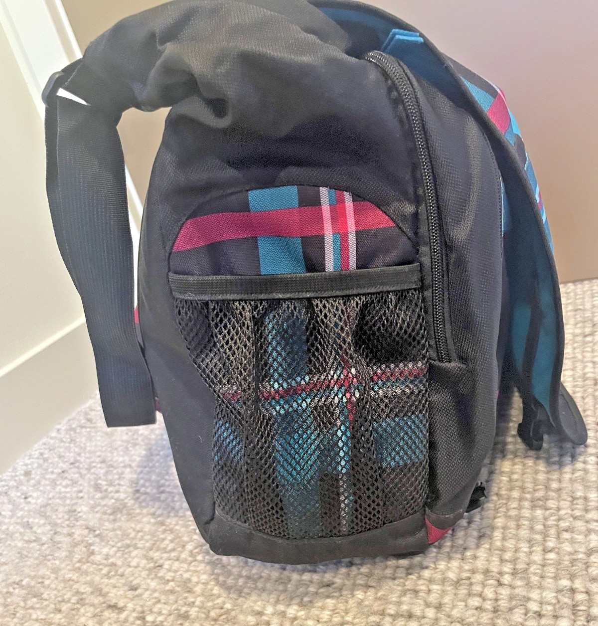 JanSport Teal Pink Black Plaid Messenger Bag 16×13 Padded Laptop Lined Zippers
