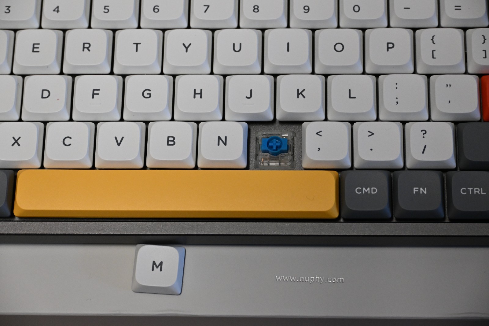 NuPhy Air96 V2 Mechanical Keyboard Blue 2.0 Switches + NuFolio Case Wireless
