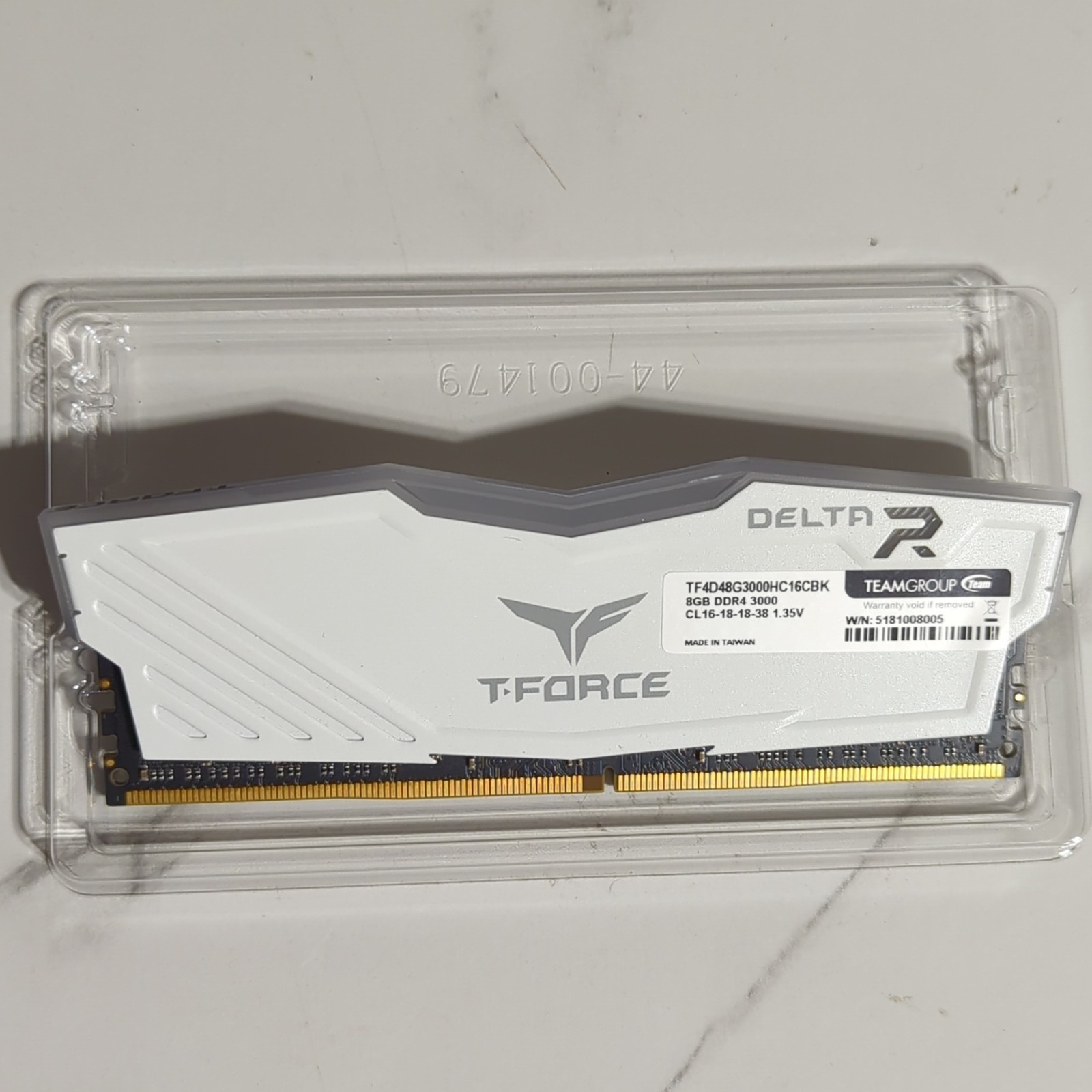 TEAMGROUP T-Force Delta R 8GB DDR4-3000 DIMM TF4D48G3000HC16CBK