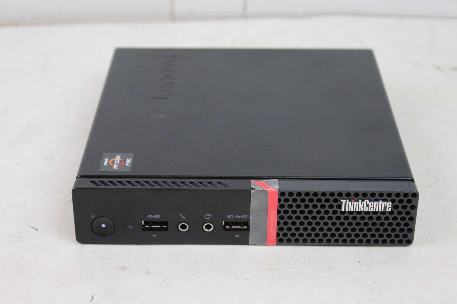 Lenovo Thinkcentre M715q Ryzen 5 PRO 2400GE 8GB RAM NO HDD Radeon Vega tiny PC