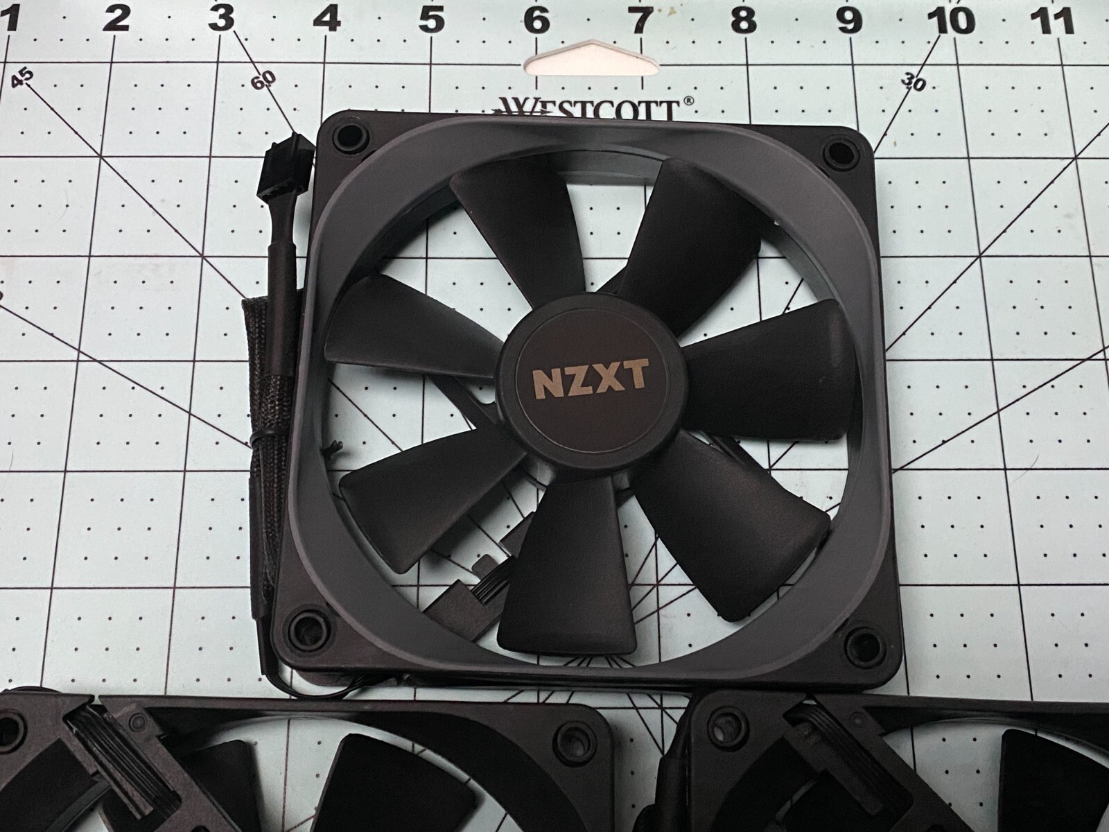 NZXT Aer P 120mm RF-AP120-FP PC Case Fans – 3 Pack – Fluid Dynamic Bearing Black