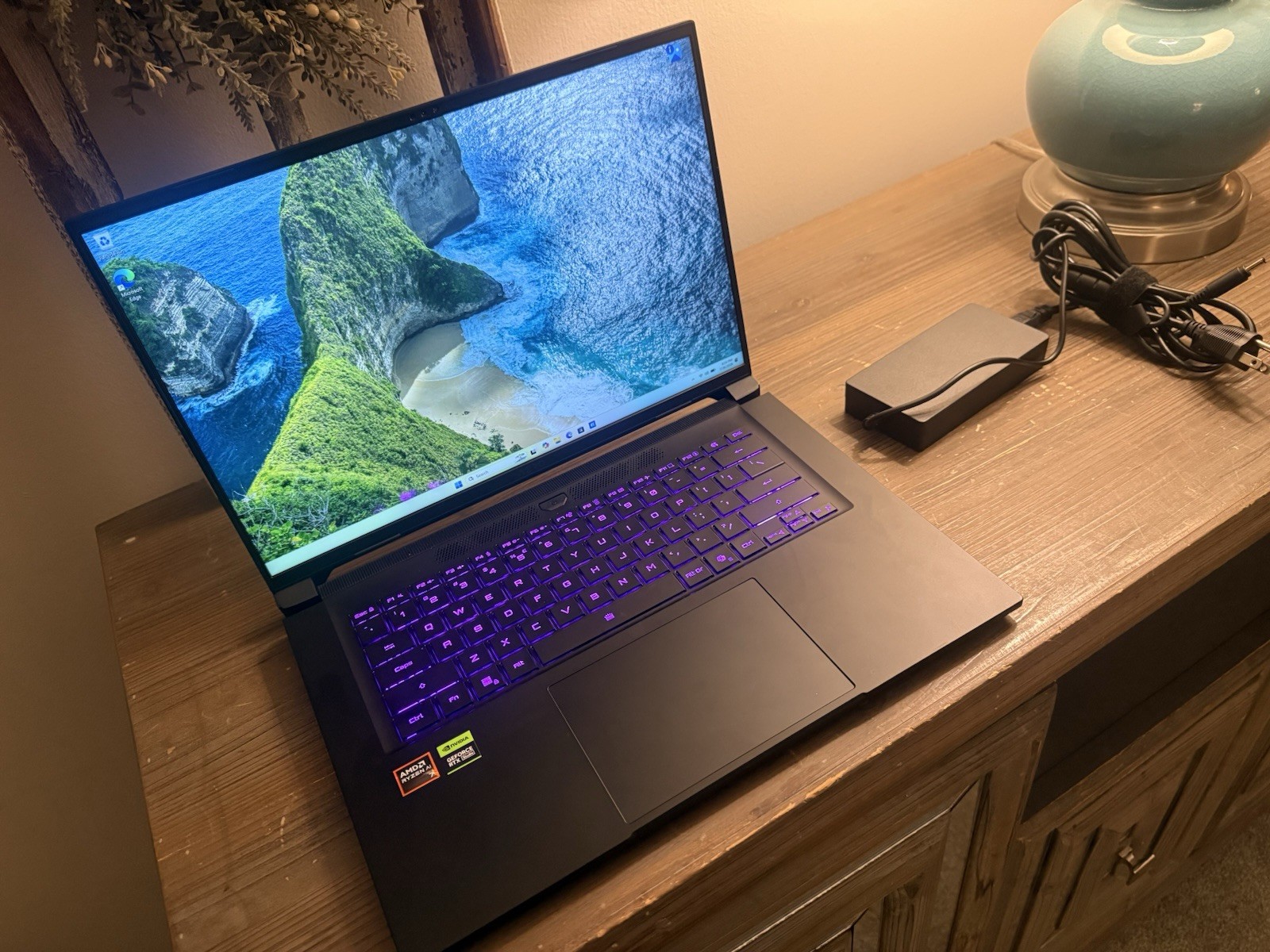 Gigabyte AERO X16 165Hz – Ryzen AI 7 350 – 32GB RAM – 1TB – 32GB – RTX 5070 WRNT